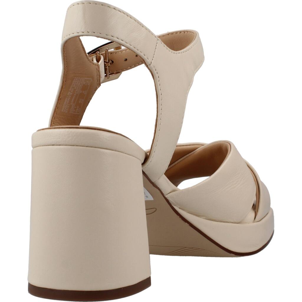 Sandały CLARKS 26181304C Nago 3/5