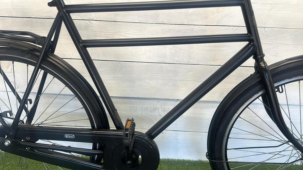 Tweedehands zwarte stadsfiets, city speed, 28" wielen, terugtraprem 2/3