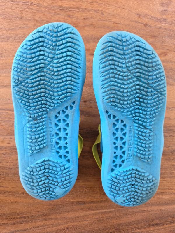 Tussen Particulieren - Nabaji slippers met hielelastiek lichtblauw 32-33 2/3