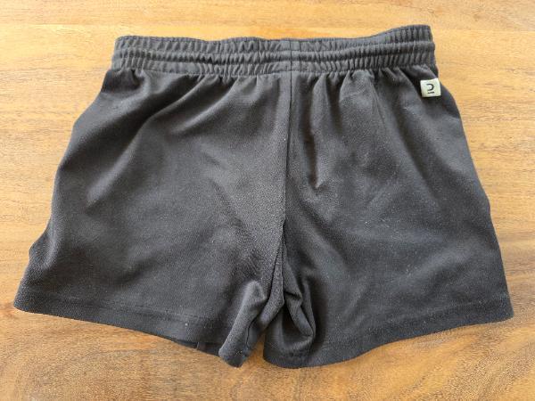 Tussen Particulieren - Kipsta  sport short kind Essential zwart 5-6 jaar 2/2