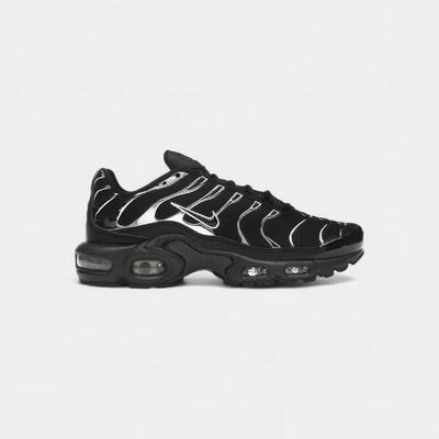 Nike air max plus se black chrome (women's)