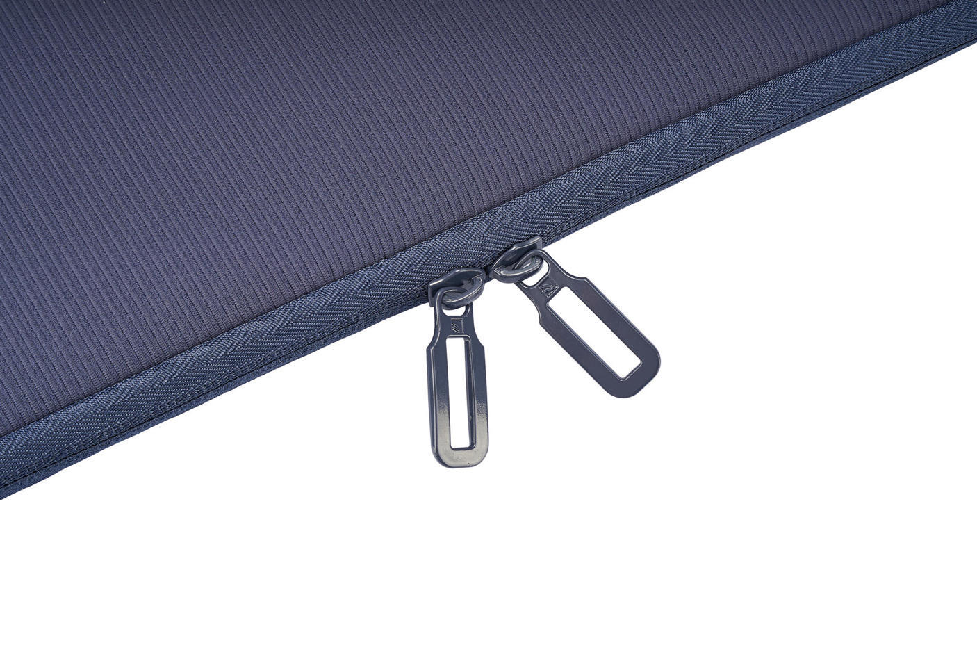 TUCANO Colore Sleeve 12/13" azul - capa macia em neoprene 4/7