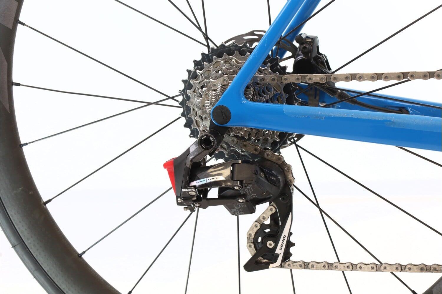 Refurbished road bike ·  Ultimate CF SL 8 AXS 12V · Very good condition 3/7