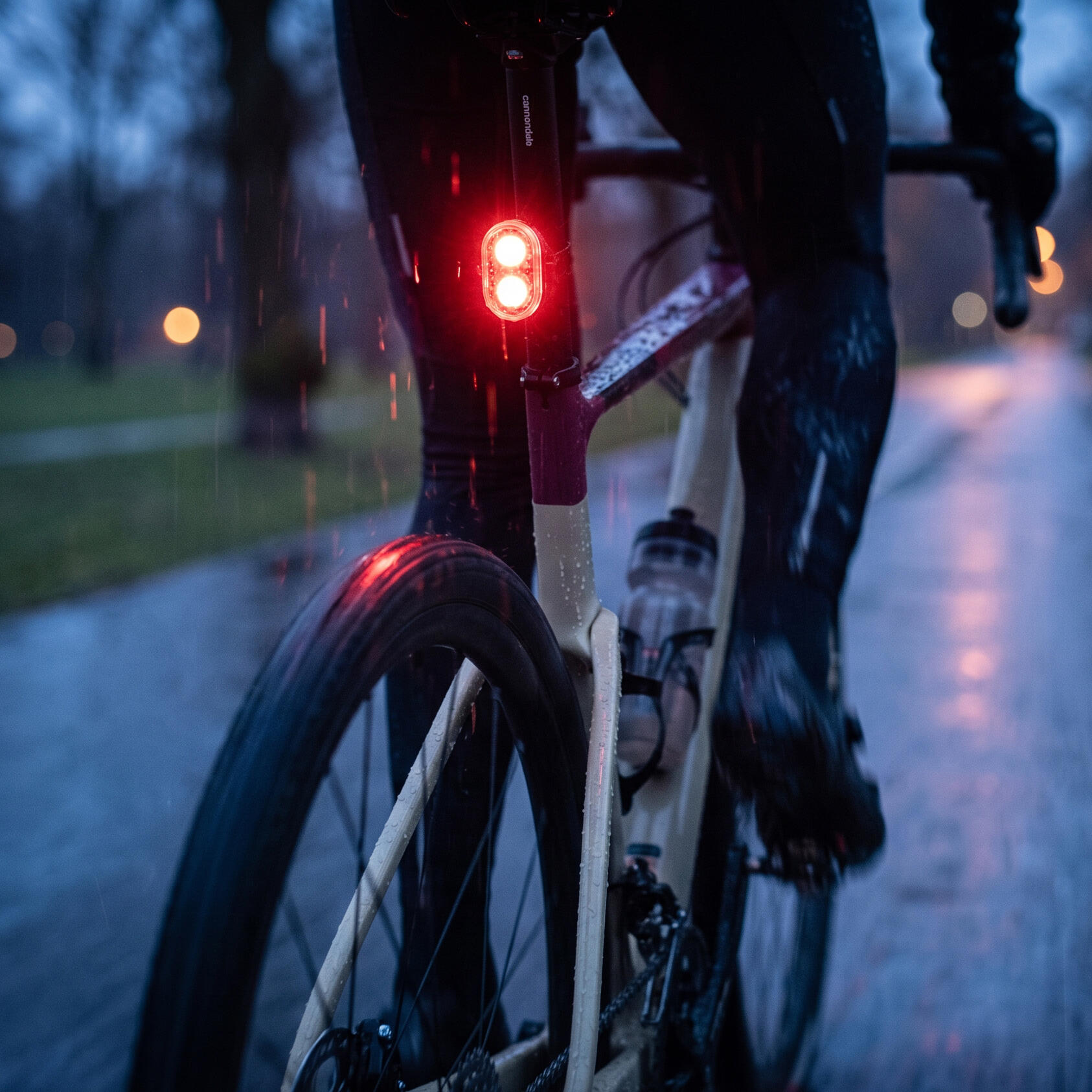 Lampka rowerowa tylna Vayox VAR200 200lm czujnik hamowania SMART 6/8