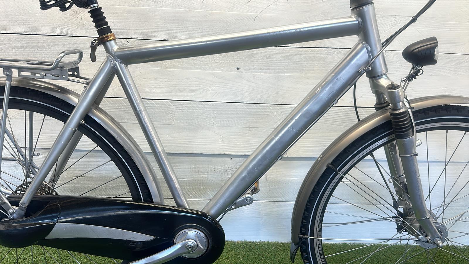Tweedehands stadsfiets 28" grijs, met standaard en verlichting 2/3