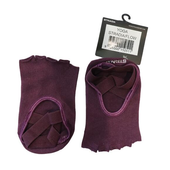 STRADIA “FLOW” Yoga Socks – Flow Seamlessly