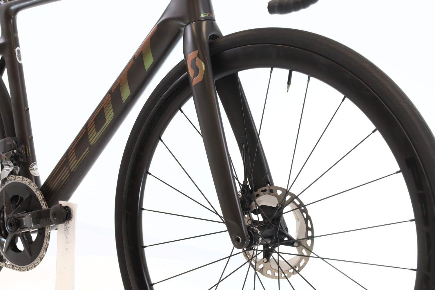 Segunda Vida · Bicicleta estrada ·  Addict RC 30 AXS 12V · Muito bom estado 5/8