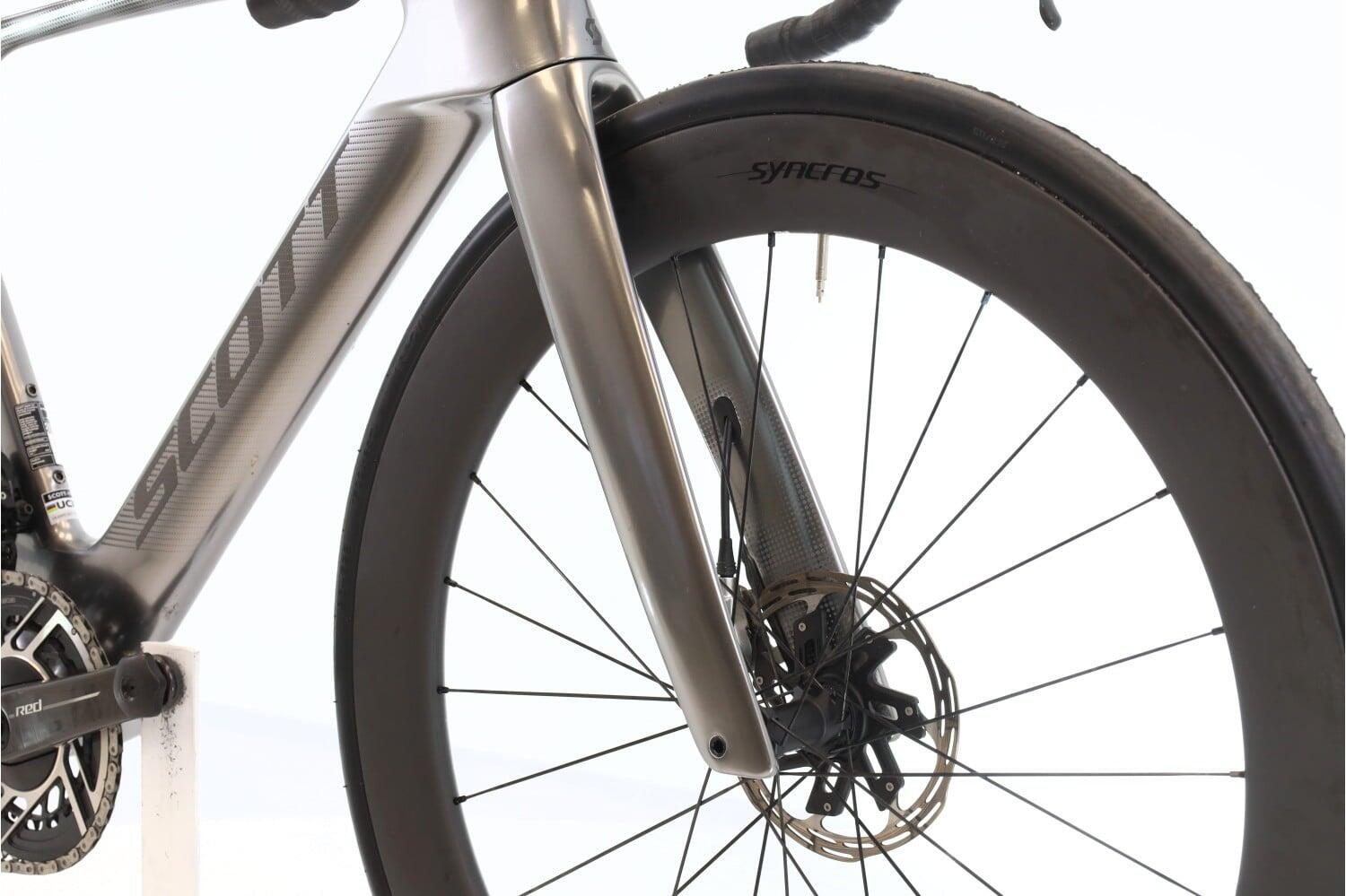 Vélo de route reconditionné ·  Foil RC Ultimate AXS 12V · Très bon état 5/8