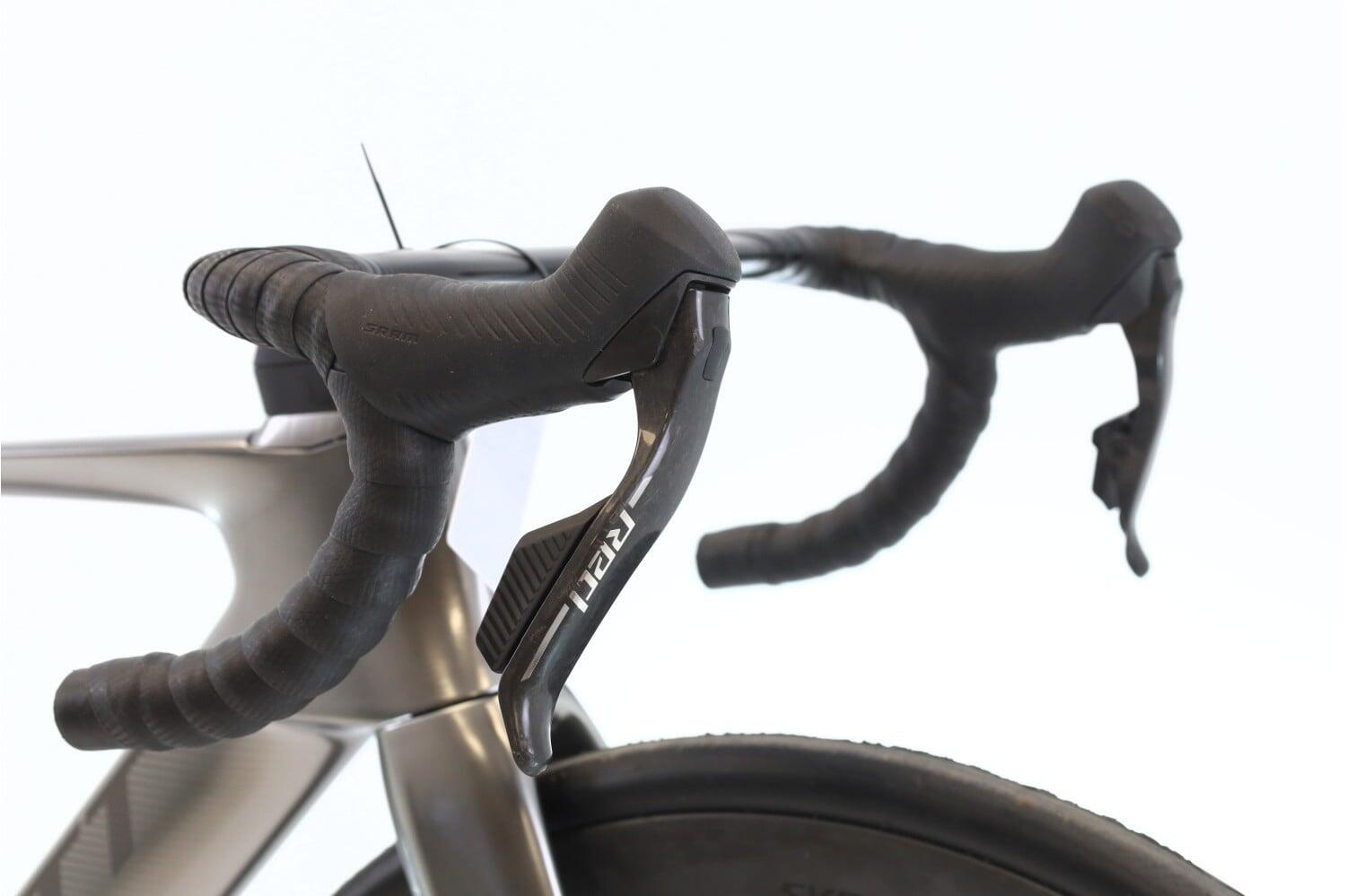 Vélo de route reconditionné ·  Foil RC Ultimate AXS 12V · Très bon état 6/8