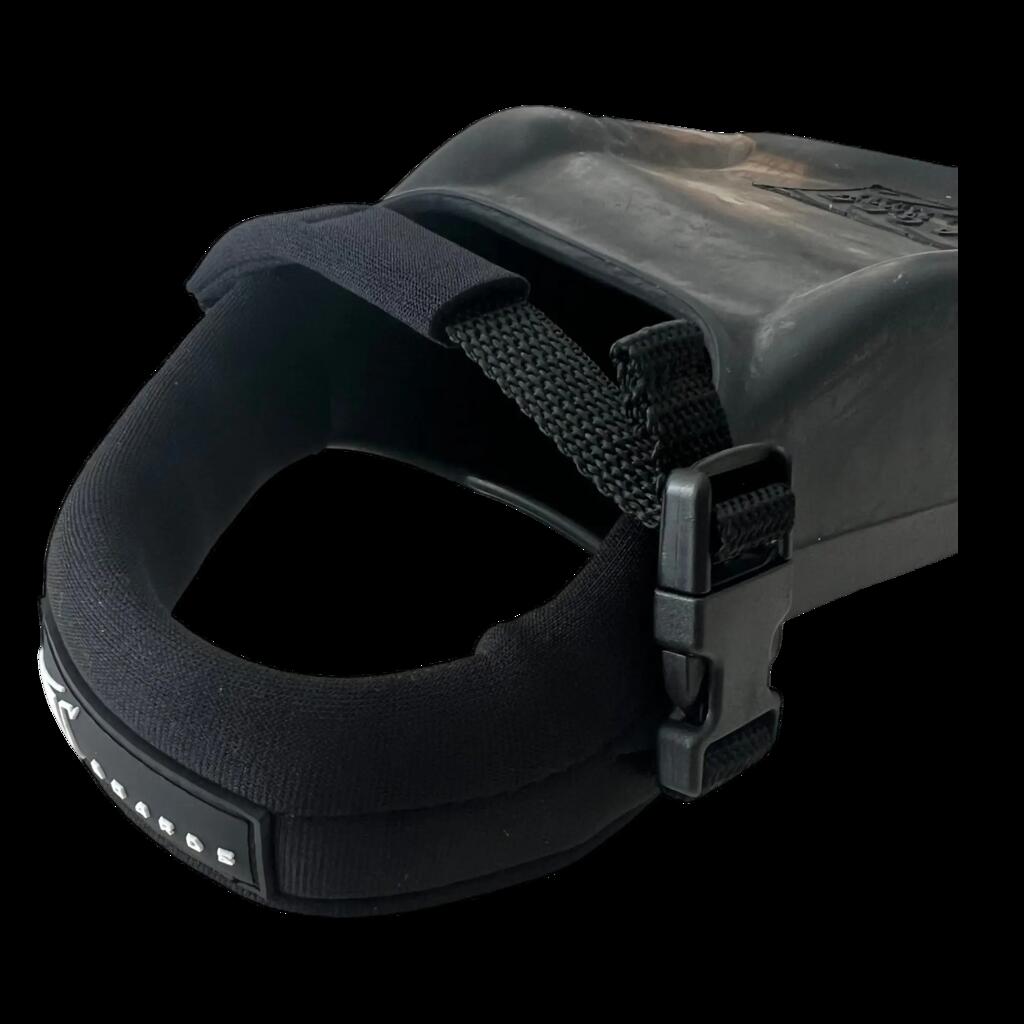GT black neoprene flipper leash