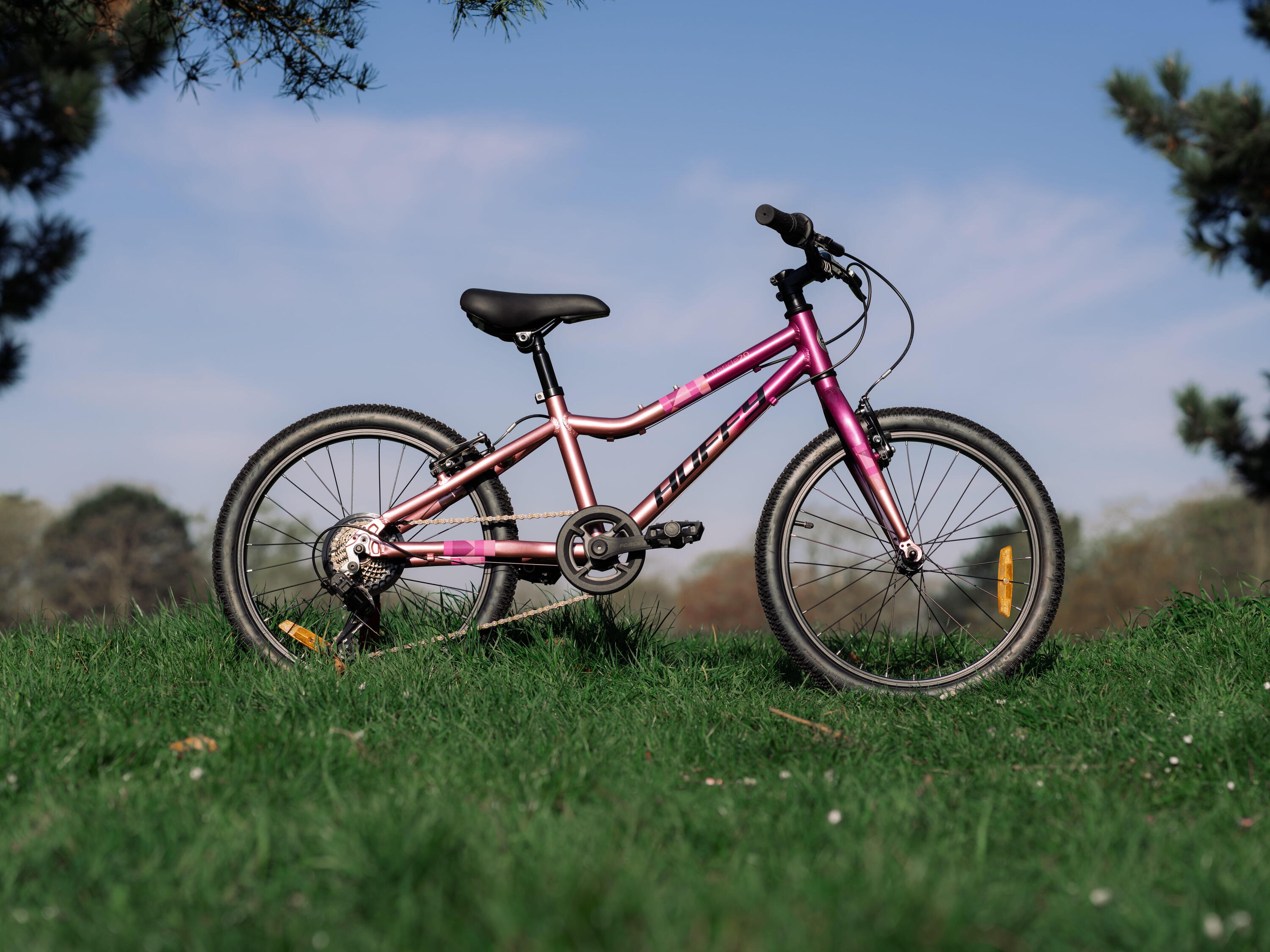 Huffy 20 inch Literide 7-versnellingen fiets, neonroze, grijs, voor 7 tot 9 jaar 6/7