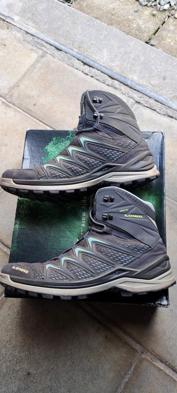 Tussen Particulieren - LOWA wandelschoenen 2/2