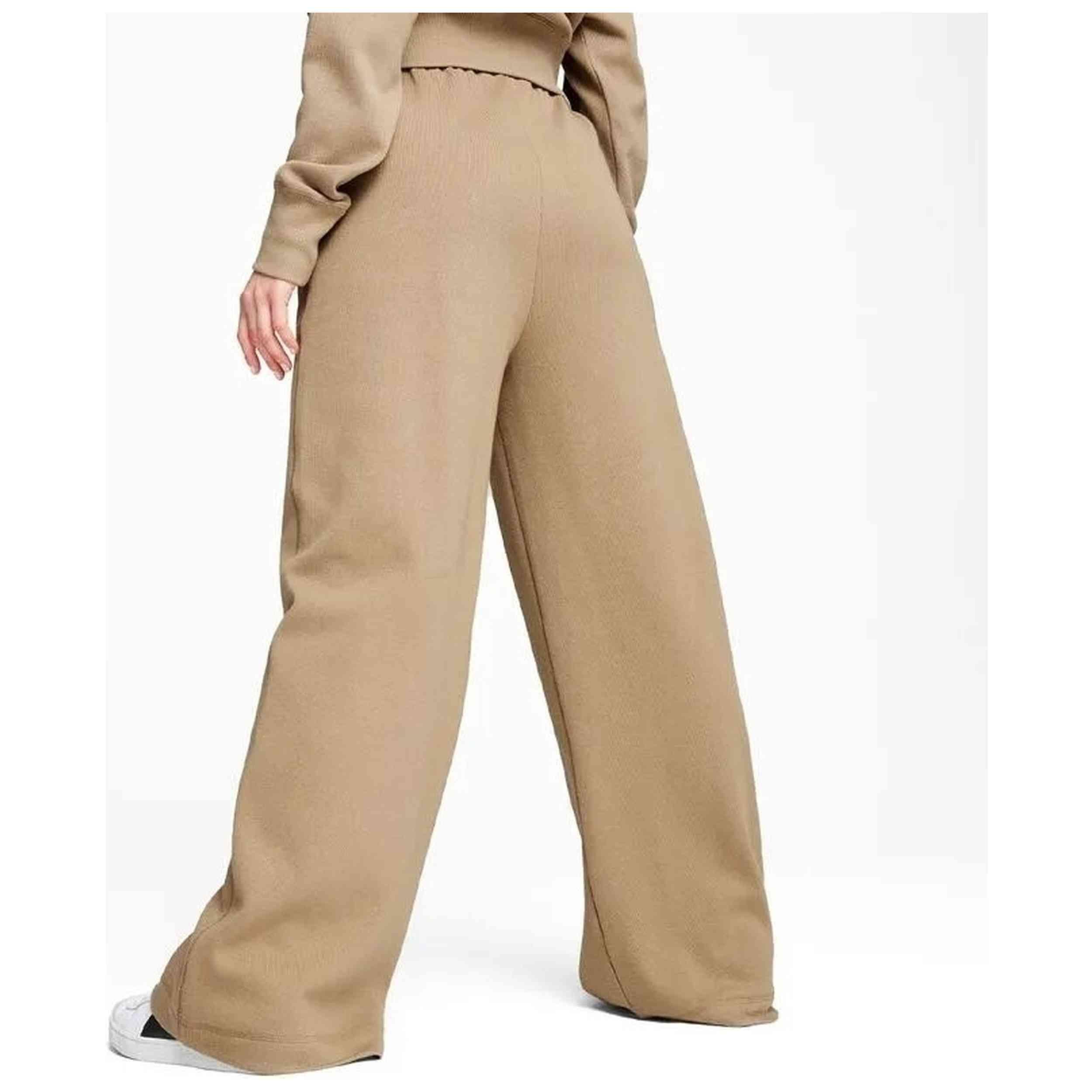 Pantalon de chandal Puma modelo Classics+ Relaxed para mujer 2/5