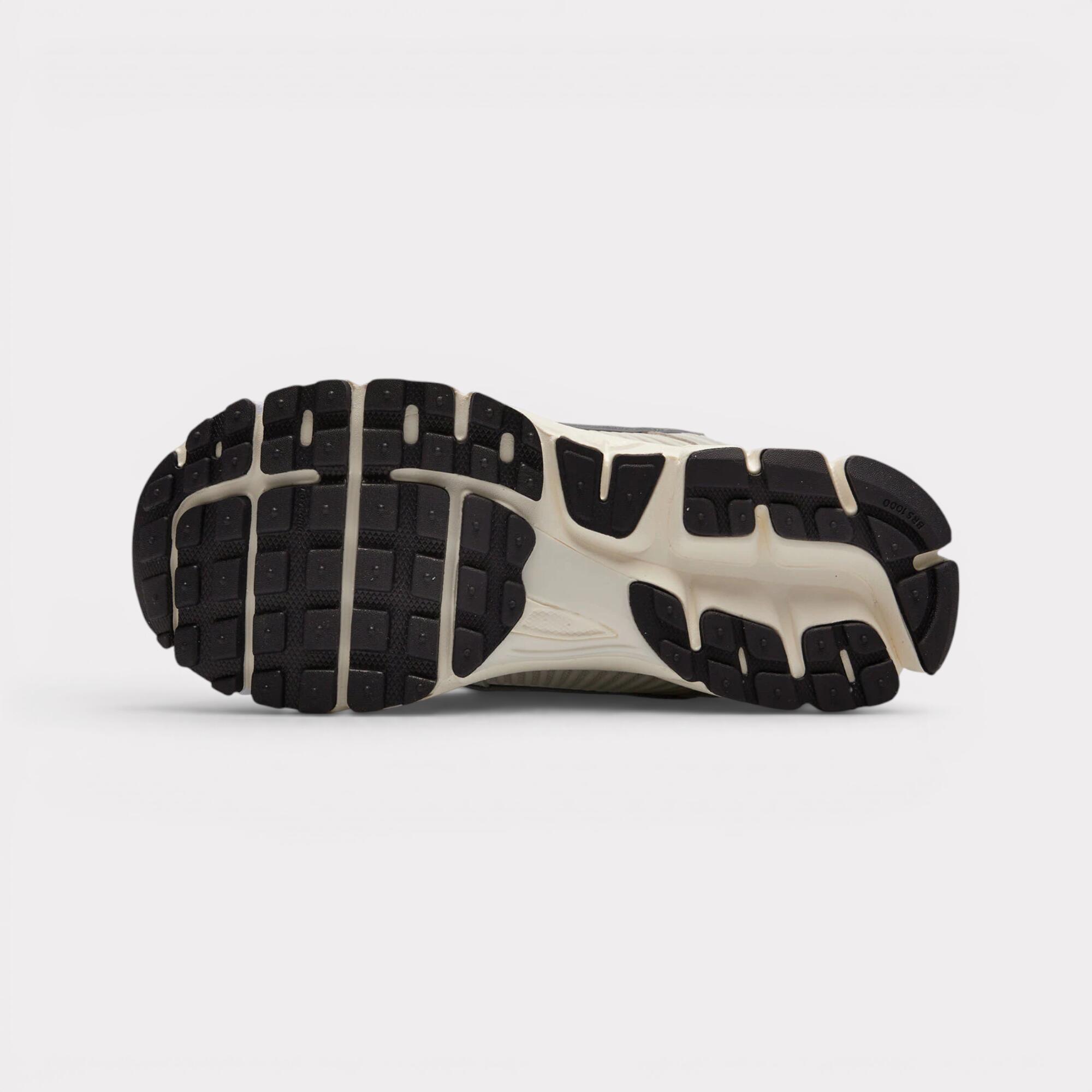 Schoenen - Hardlopen - Heren - Zoom Vomero 5 - Gedempte, Reactieve - Photon Dust 6/6