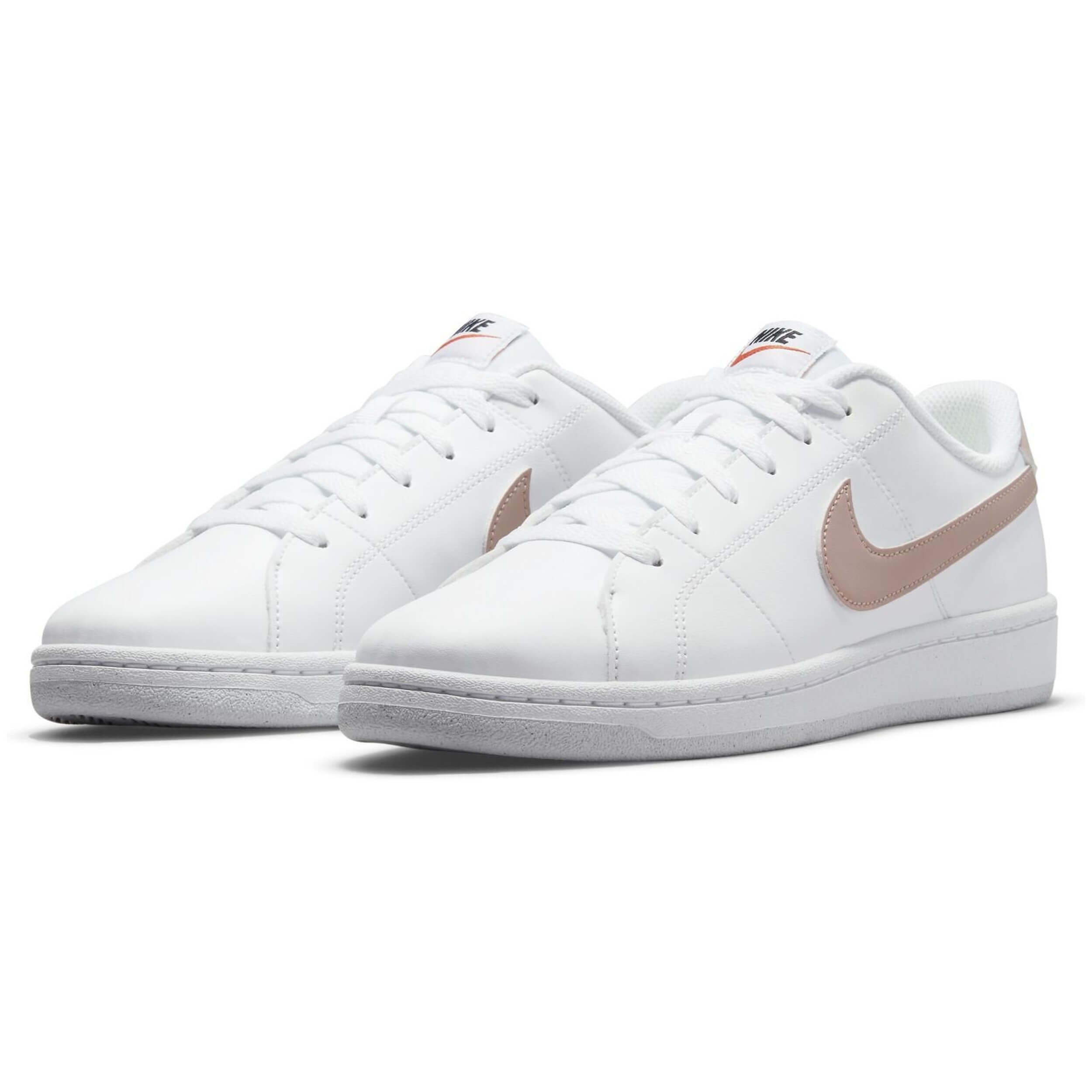 Scarpe Nike modello Court Royale 2 per donne 3/5