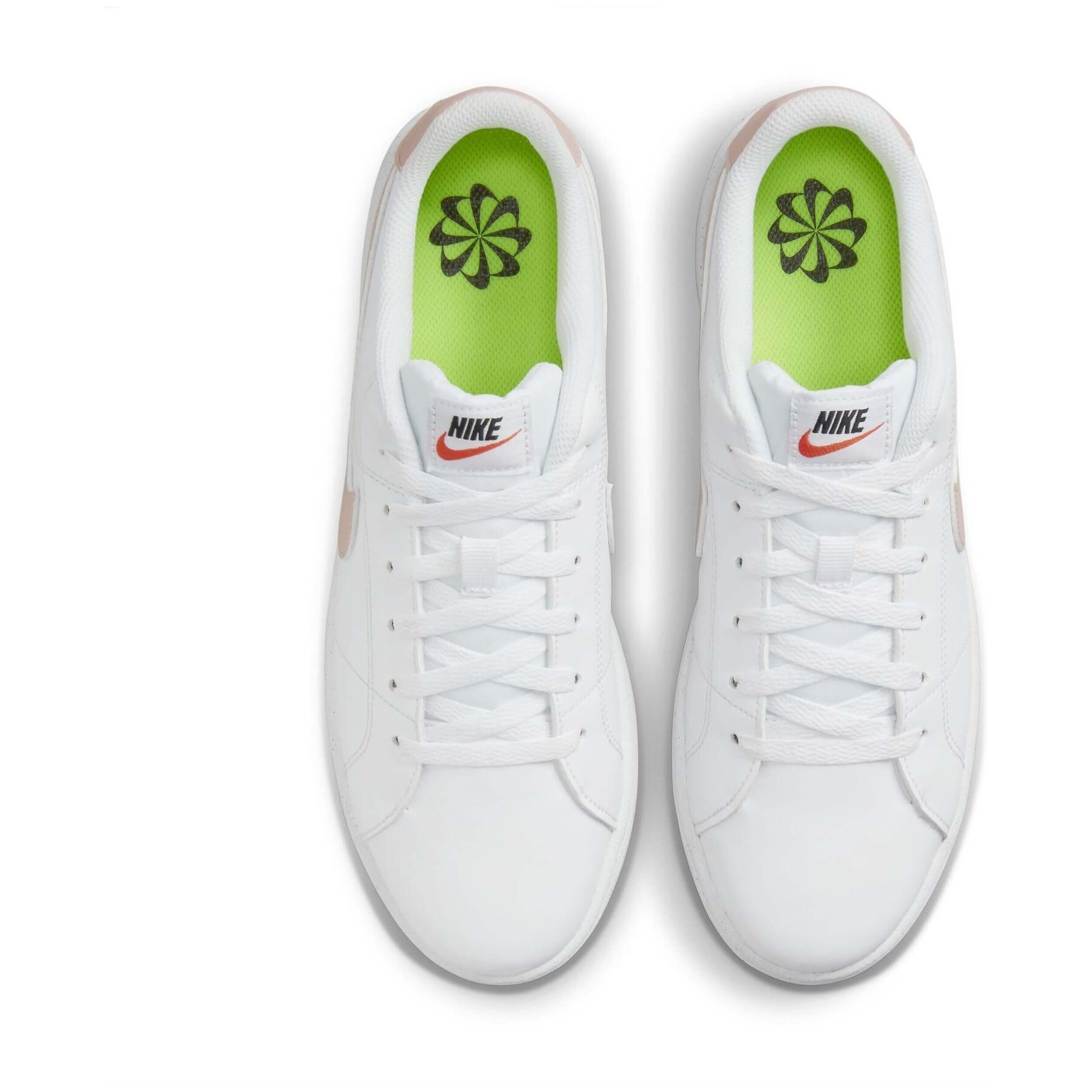 Scarpe Nike modello Court Royale 2 per donne 4/5