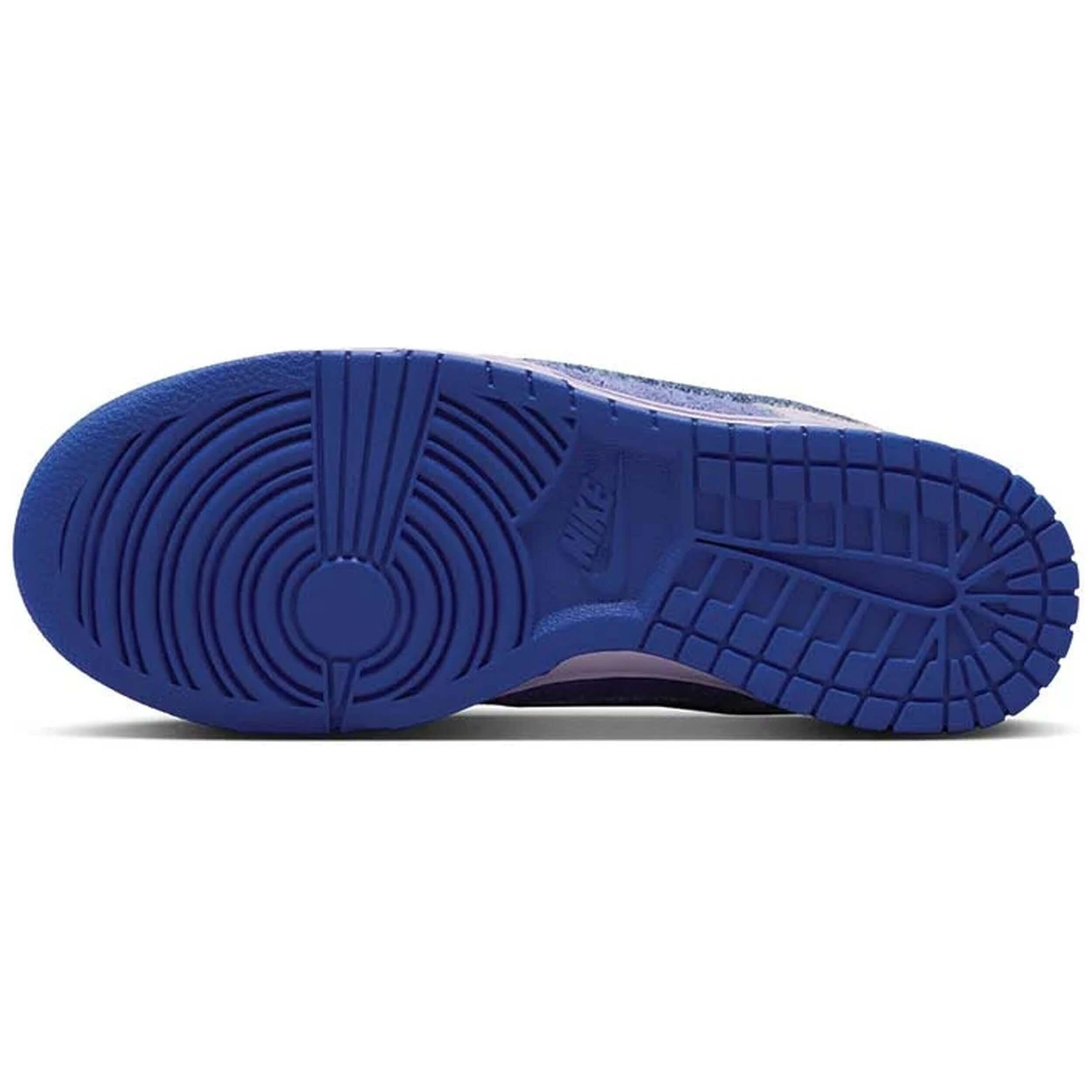 Nike Dunk Low SE Hydrangeas (Women's) 5/5
