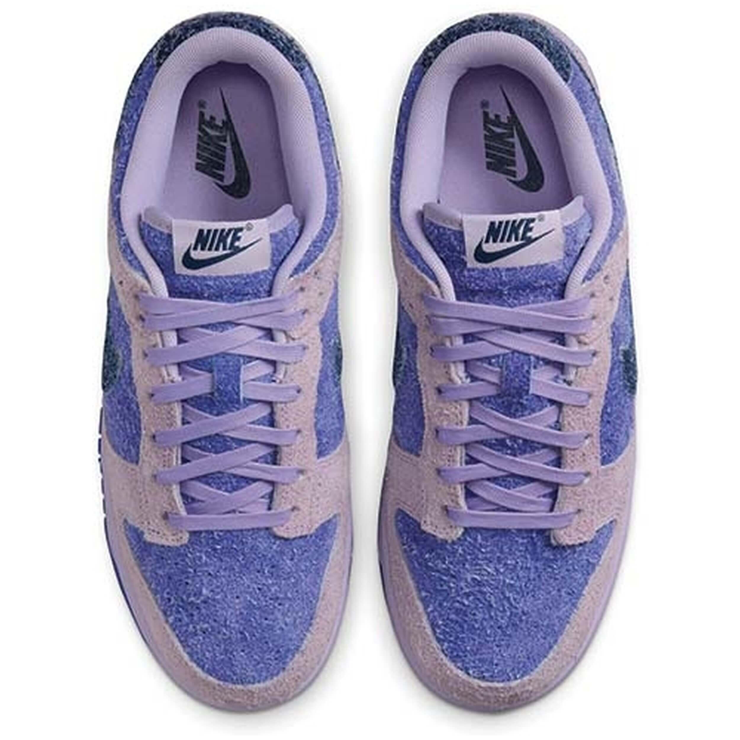 Nike Dunk Low SE Hydrangeas (Women's) 4/5