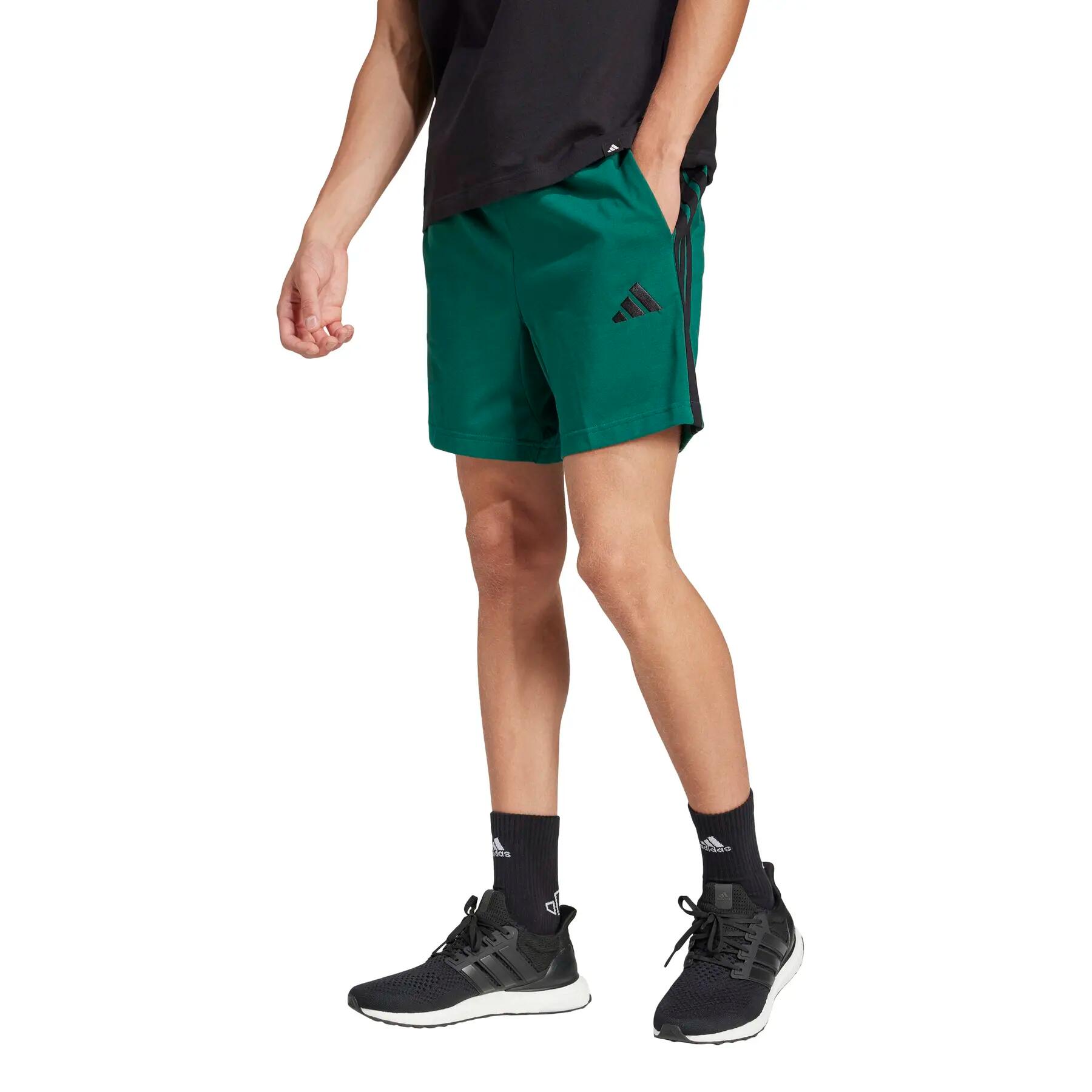 Curta adidas Essentials Three Stripes Single 4/6