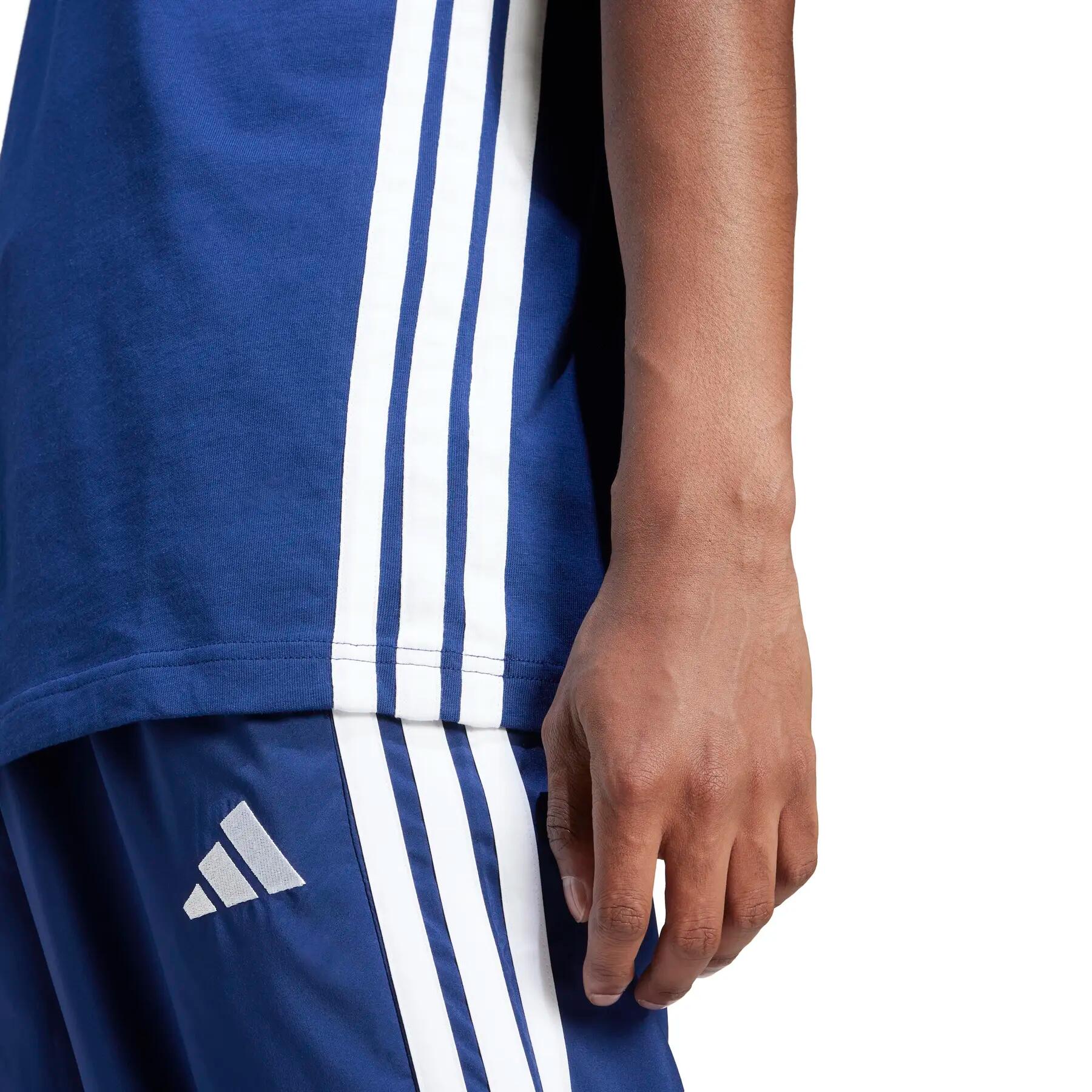 T-shirt in jersey semplice adidas Essentials 3-Stripes 6/6