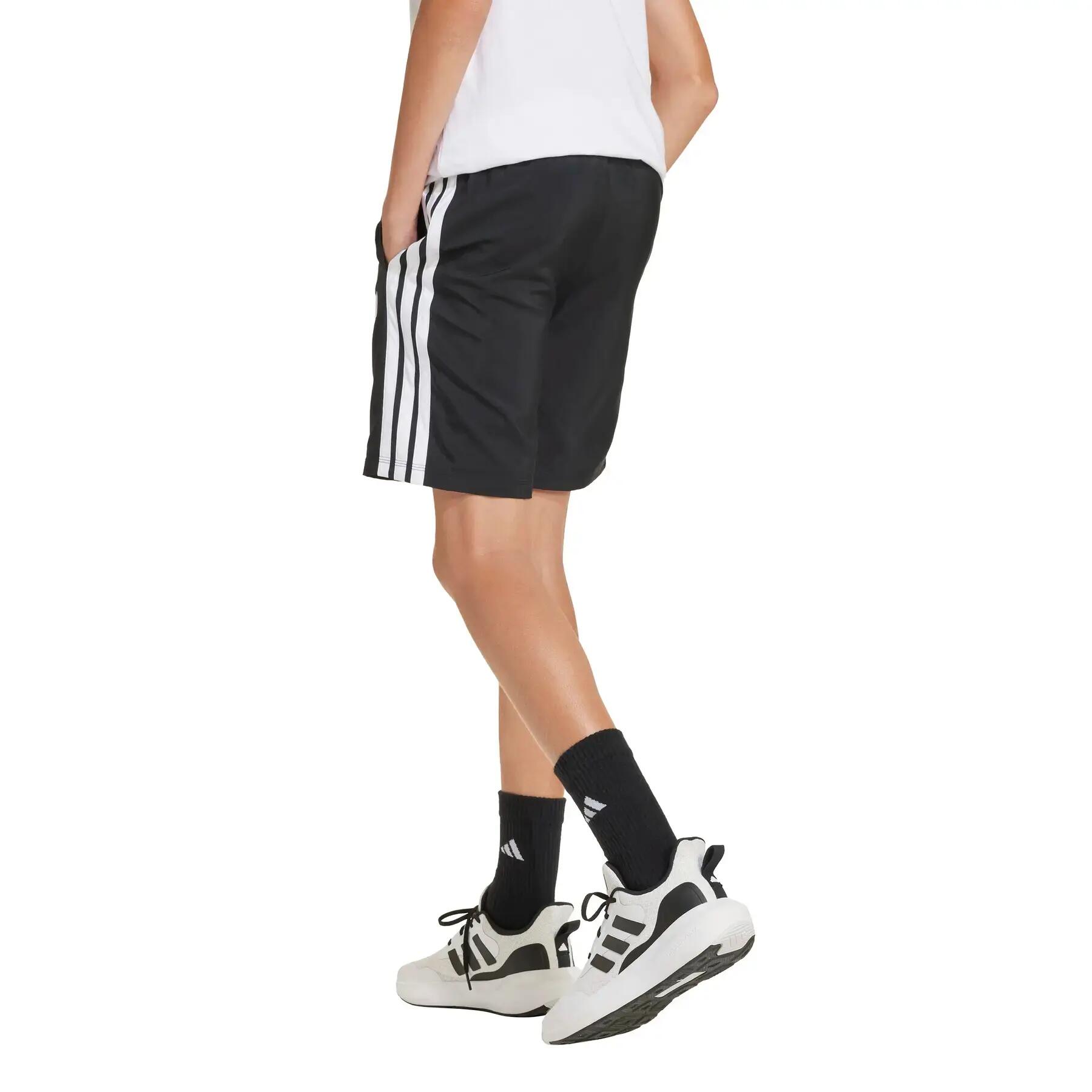 Calções Adidas modelo JD8189 para crianças unissex 6/7