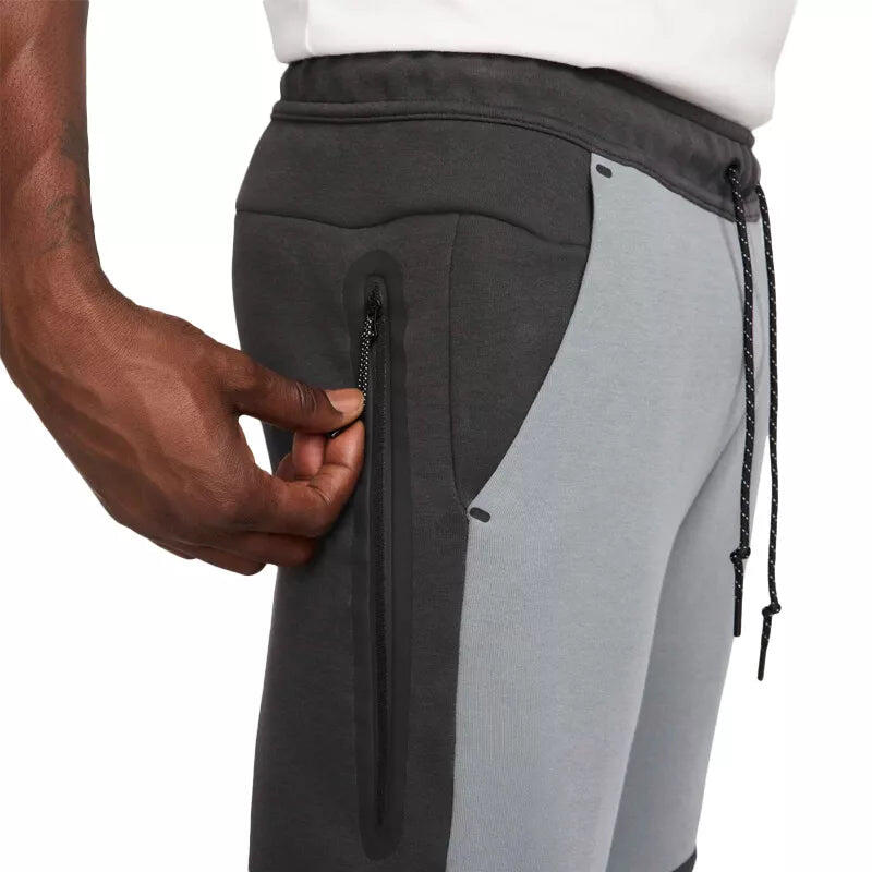 Pantaloni Tuta Sportivi Uomo Nike TECH FLEECE JOGGER Nike 6/7