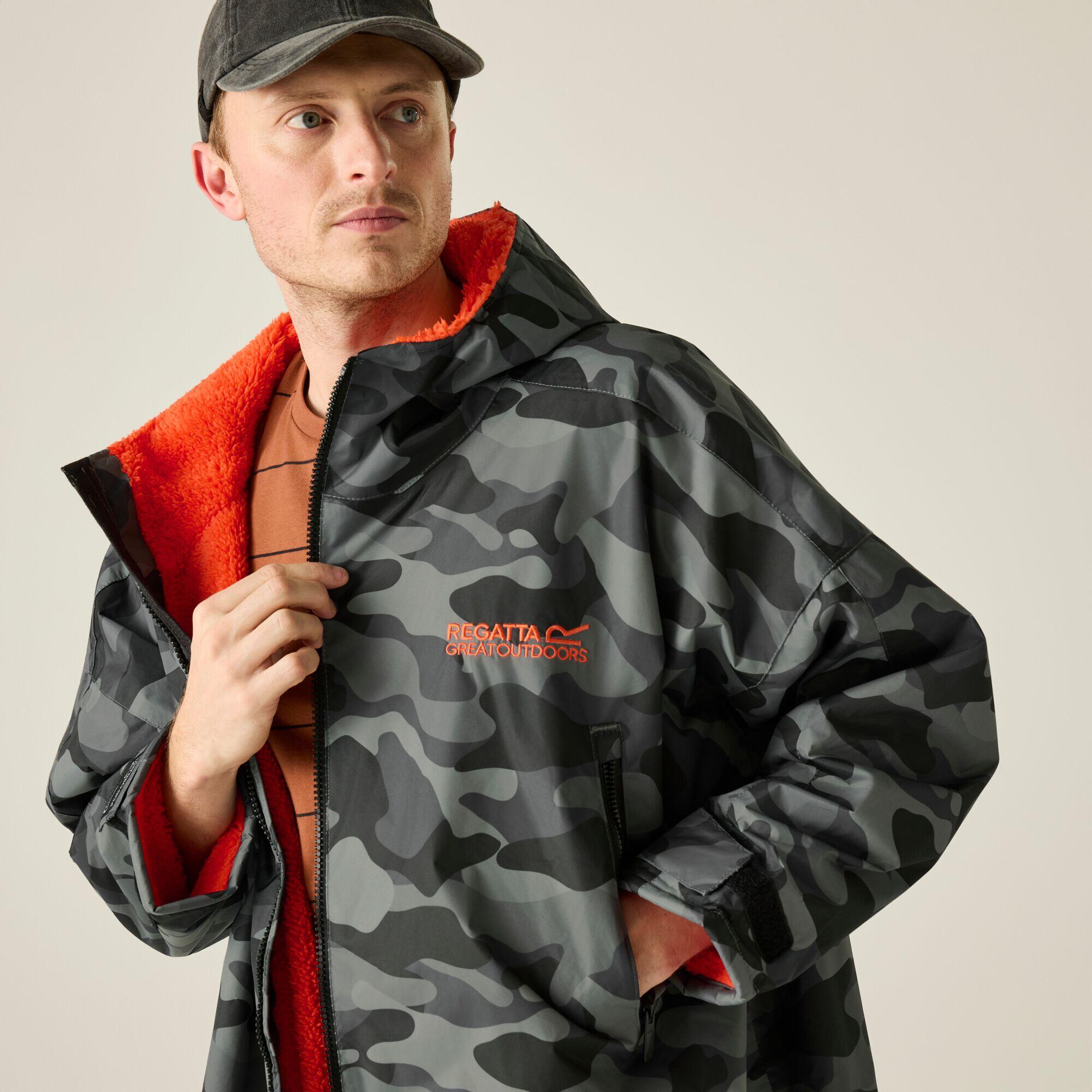 Poncho impermeável para mudar fraldas Regatta 6/7