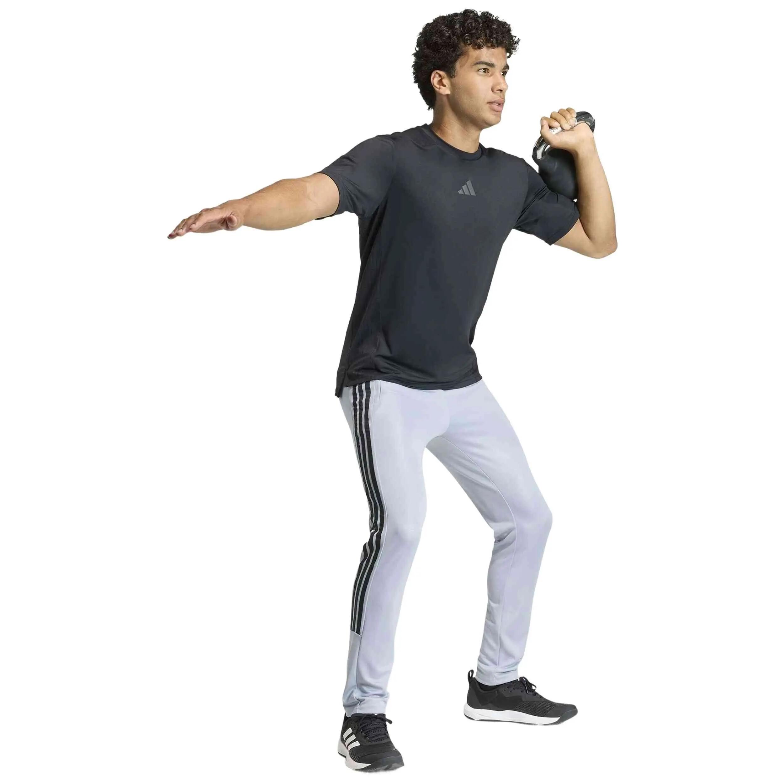 Trainingsbroek Adidas model Pantalón largo adidas Workout Essentials voor mannen 2/4