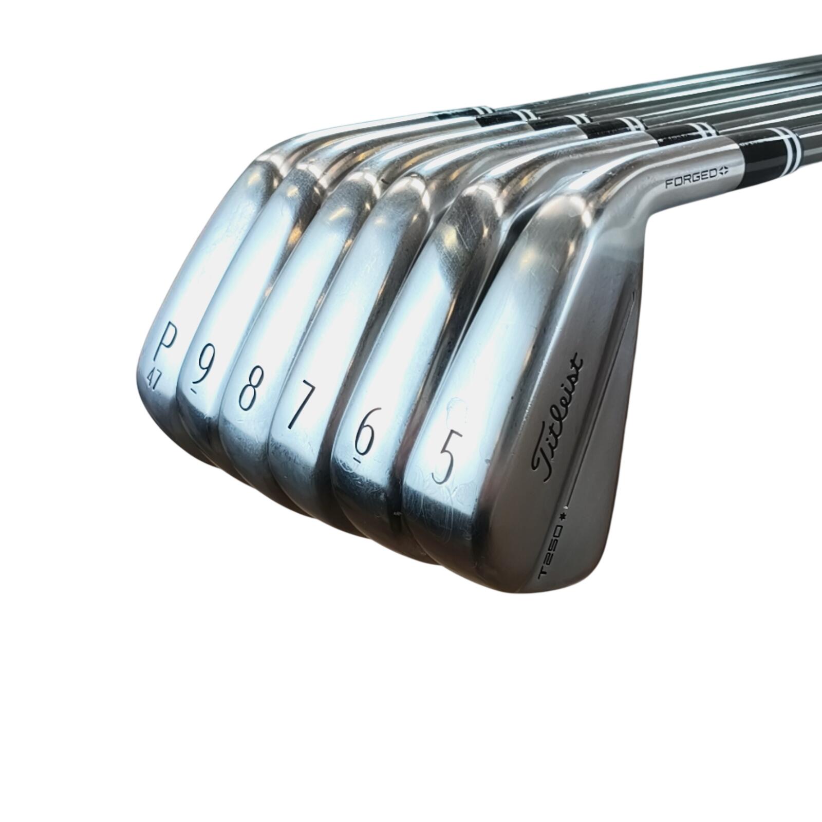 Titleist T250★ IJzerset / 5-PW / Flex A-flex / Grafiet 3/7