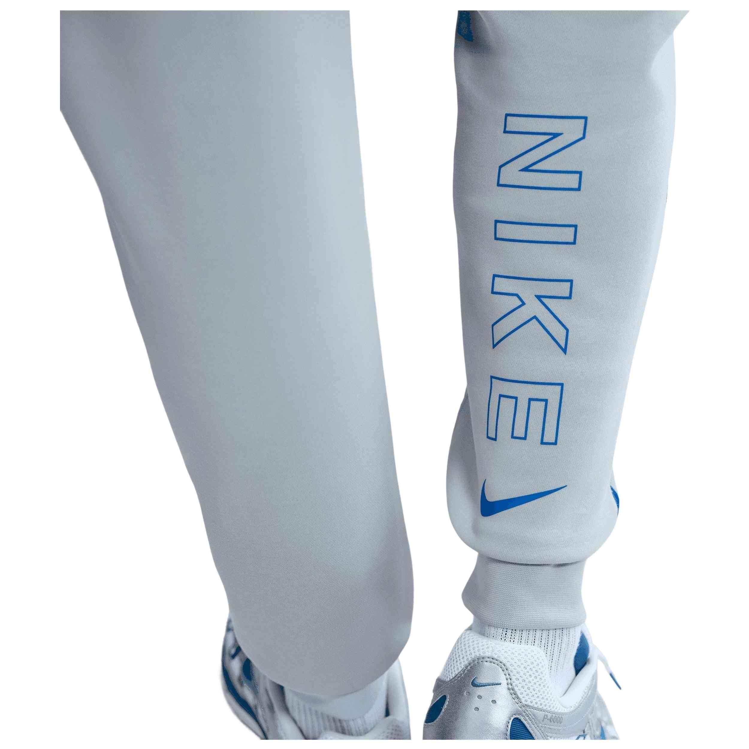 Pantaloni della tuta Nike modello Nike Sportswear Club Joggers per uomini 3/4
