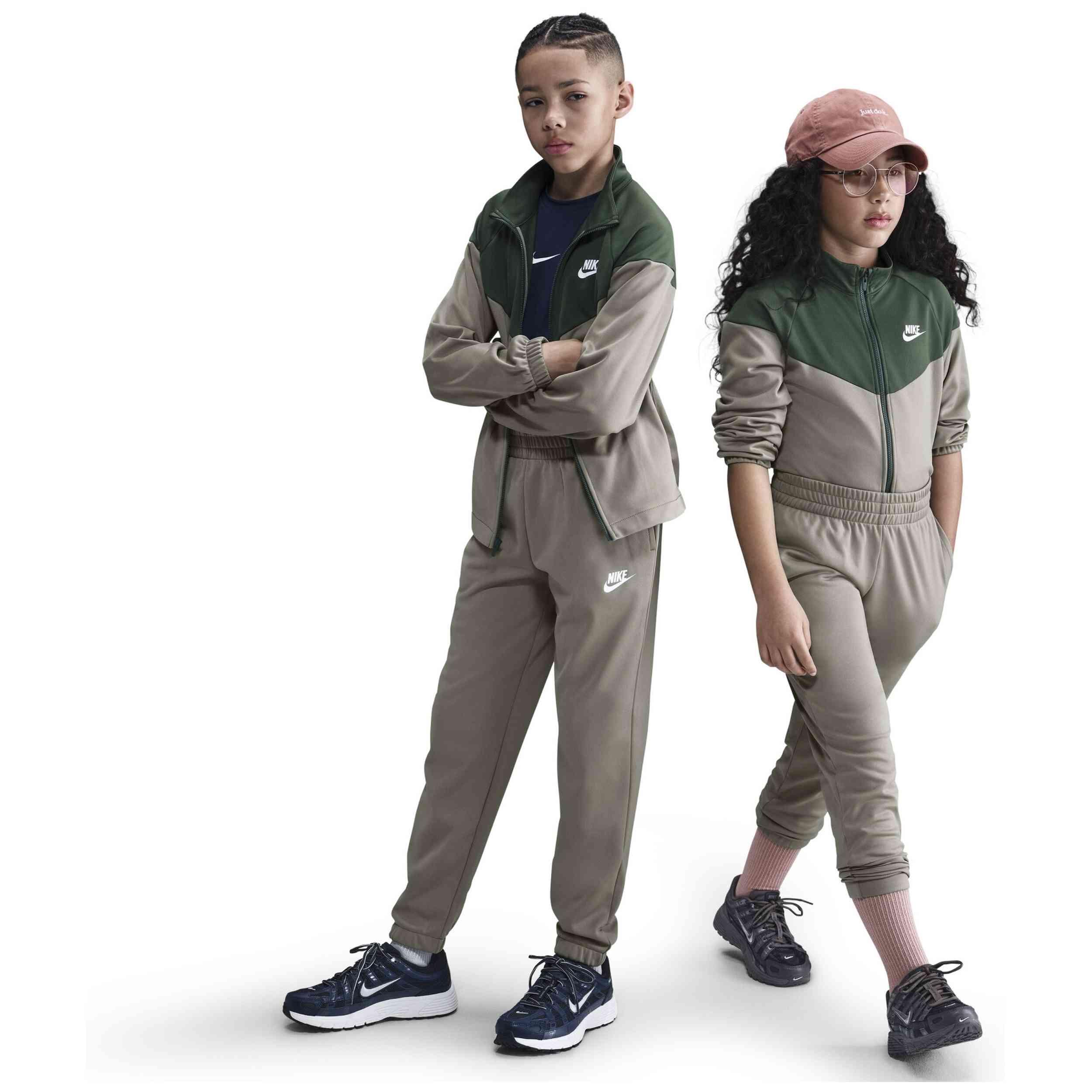 Chandal completo Nike modelo HQ9315-320 para niños unisex 4/5