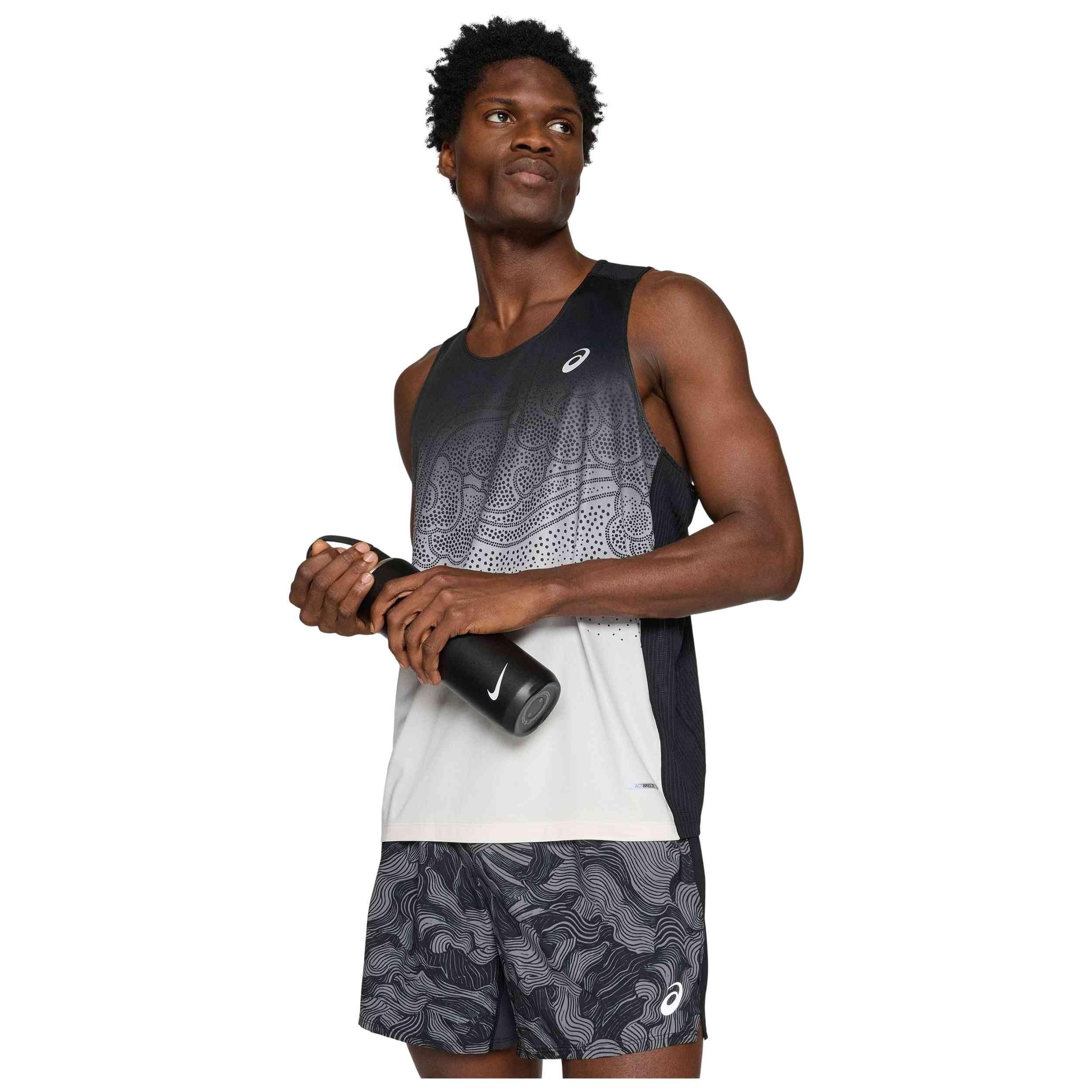 Trägershirt Asics Modell 2011D522 für männer 4/5