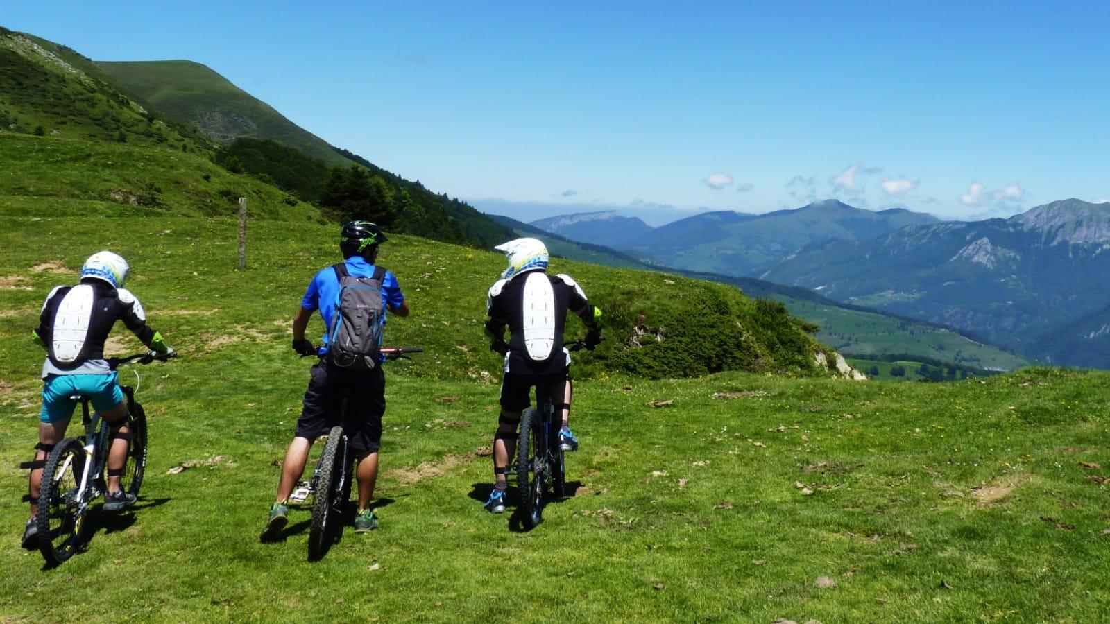 DECATHLON TRAVEL picture