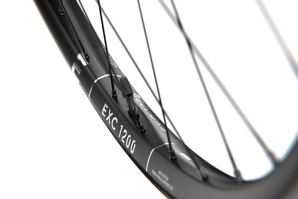 HR DT Swiss EXC 1200 Classic DB 27.5"/30 Carbon, CL, 148/12mm TA Boost, Sram 3/3