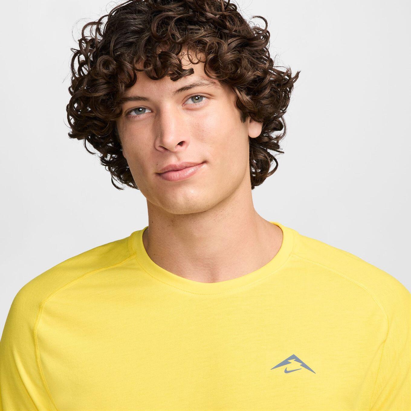 Maillot de manga corta Nike Dri-Fit ADV Solar Chase Amarillo, Hombre 3/4