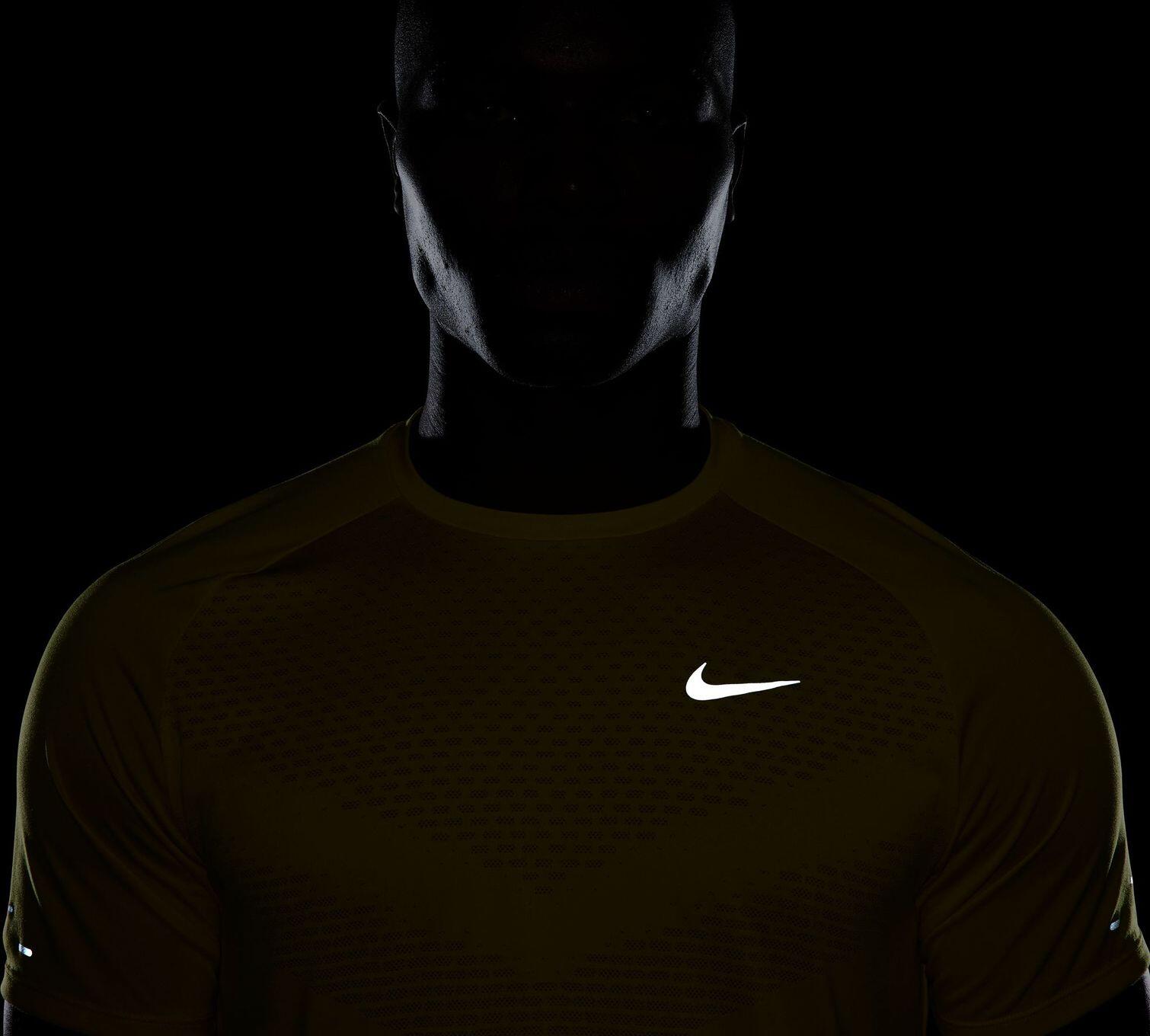 Heren Nike Dri-Fit ADV Stride Yellow Jersey met korte mouwen 4/4