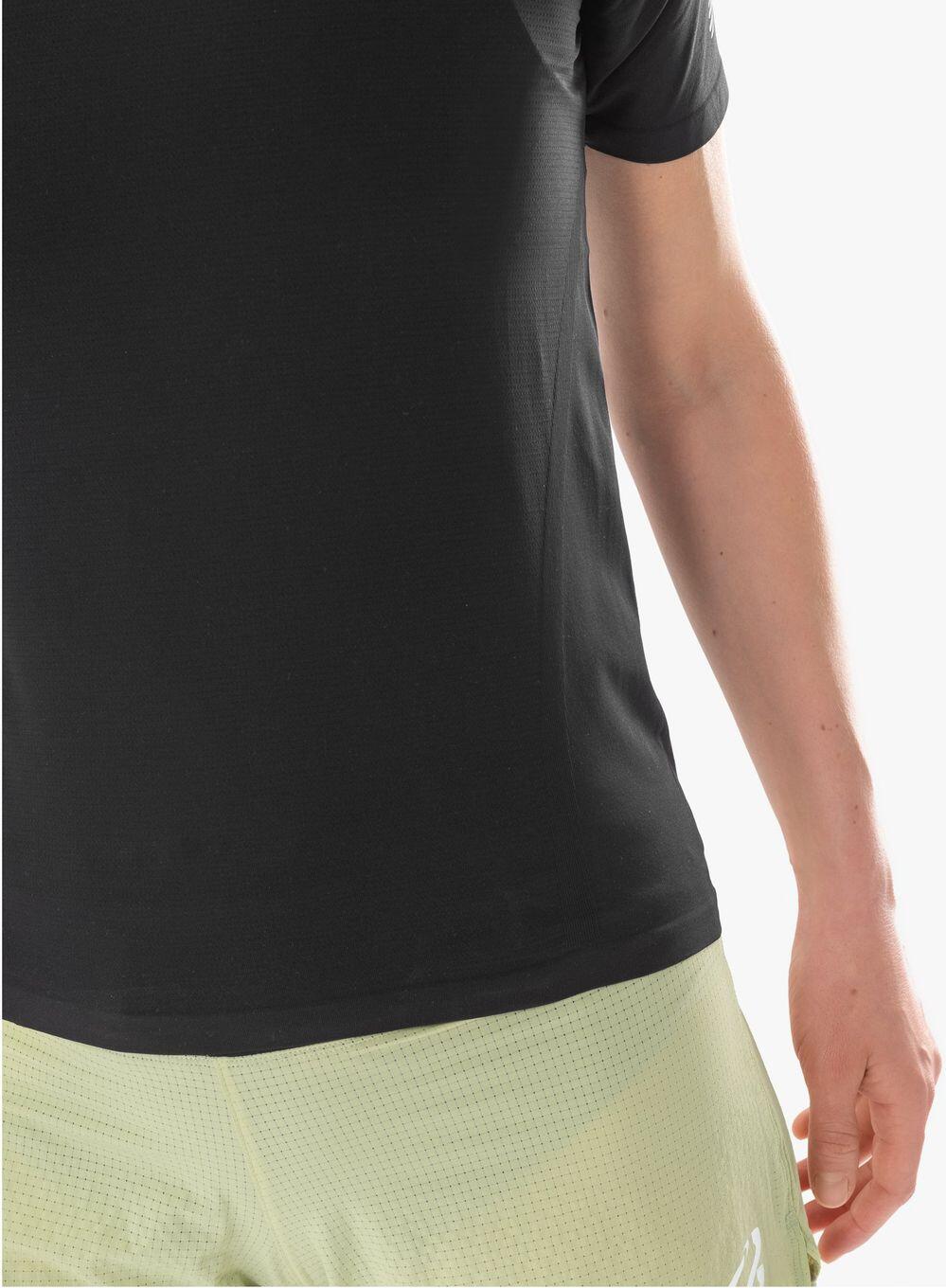 T-Shirt Running Compressport Trail Racing Noir Femme 3/4