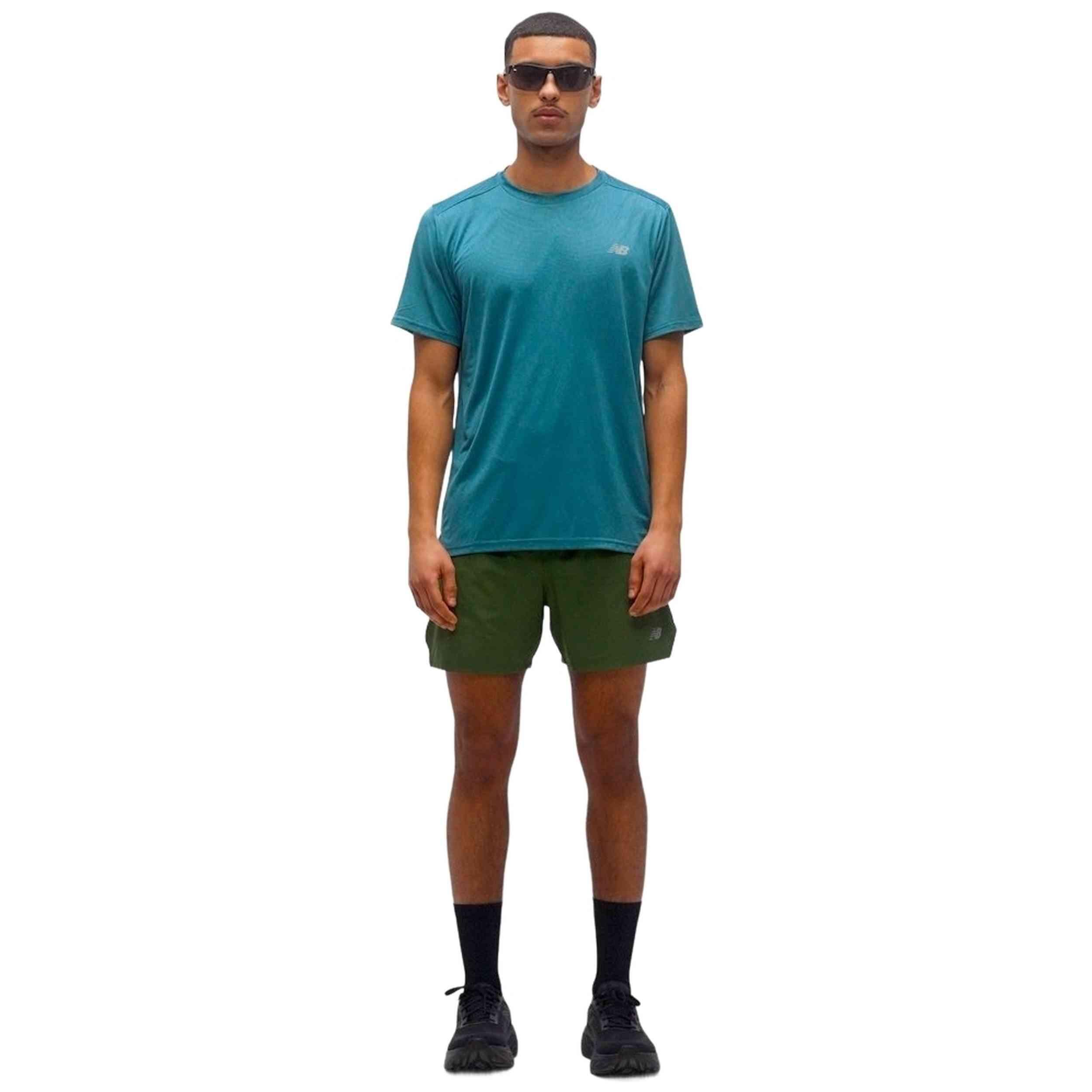 T-shirt New balance modèle Sport Essentials pour homme 2/5