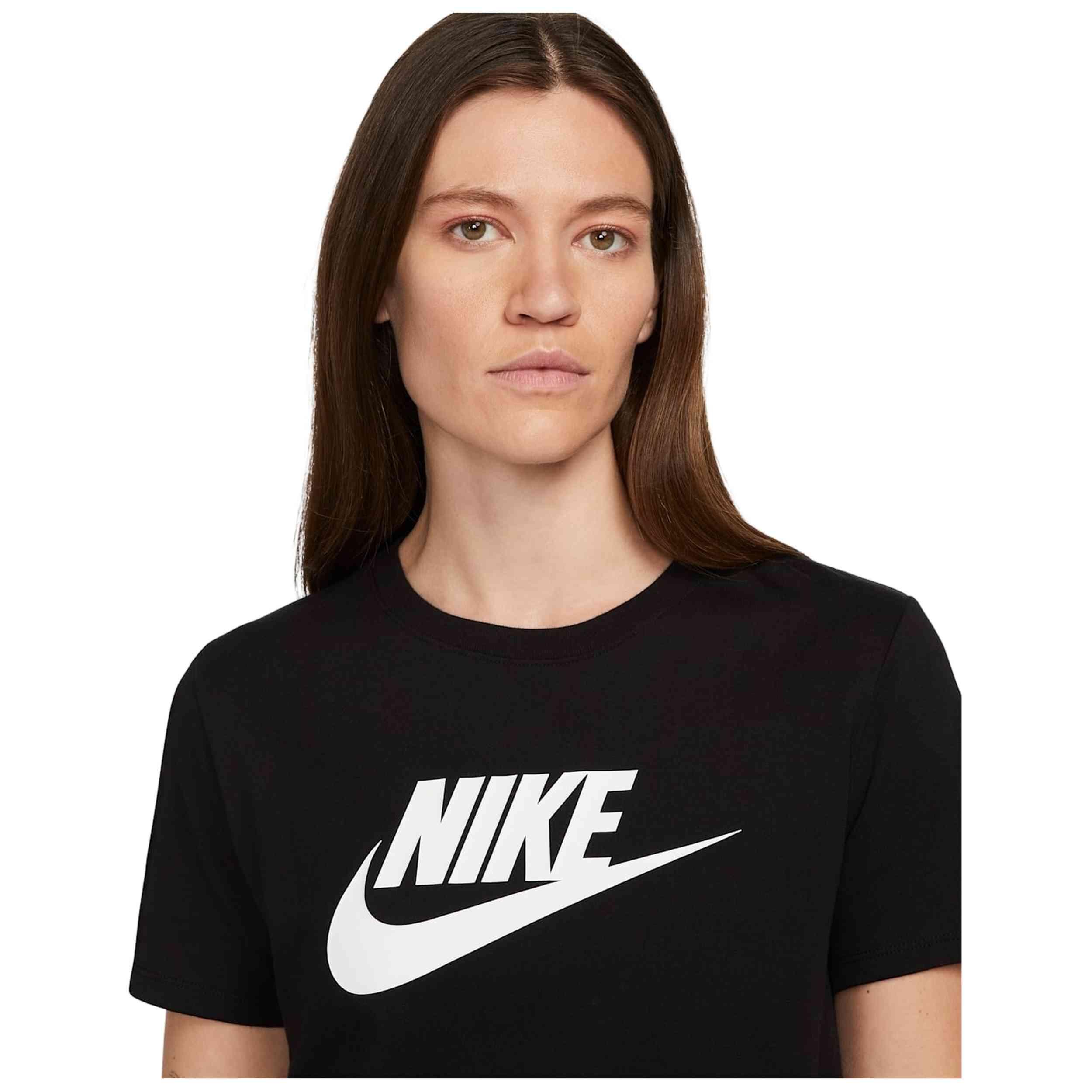 T-shirt Nike modèle DX7906 pour femmes 3/5
