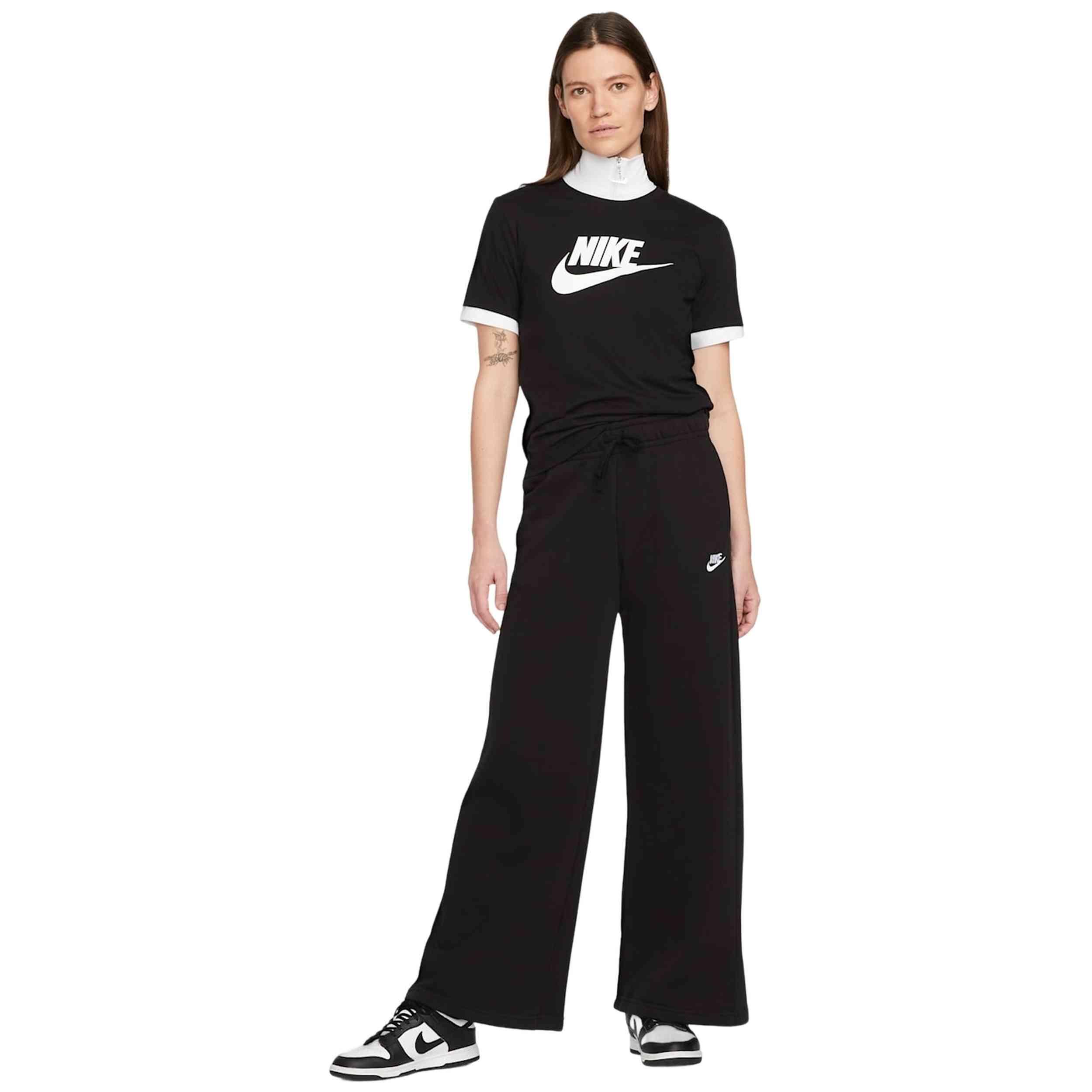 T-shirt Nike modèle DX7906 pour femmes 4/5