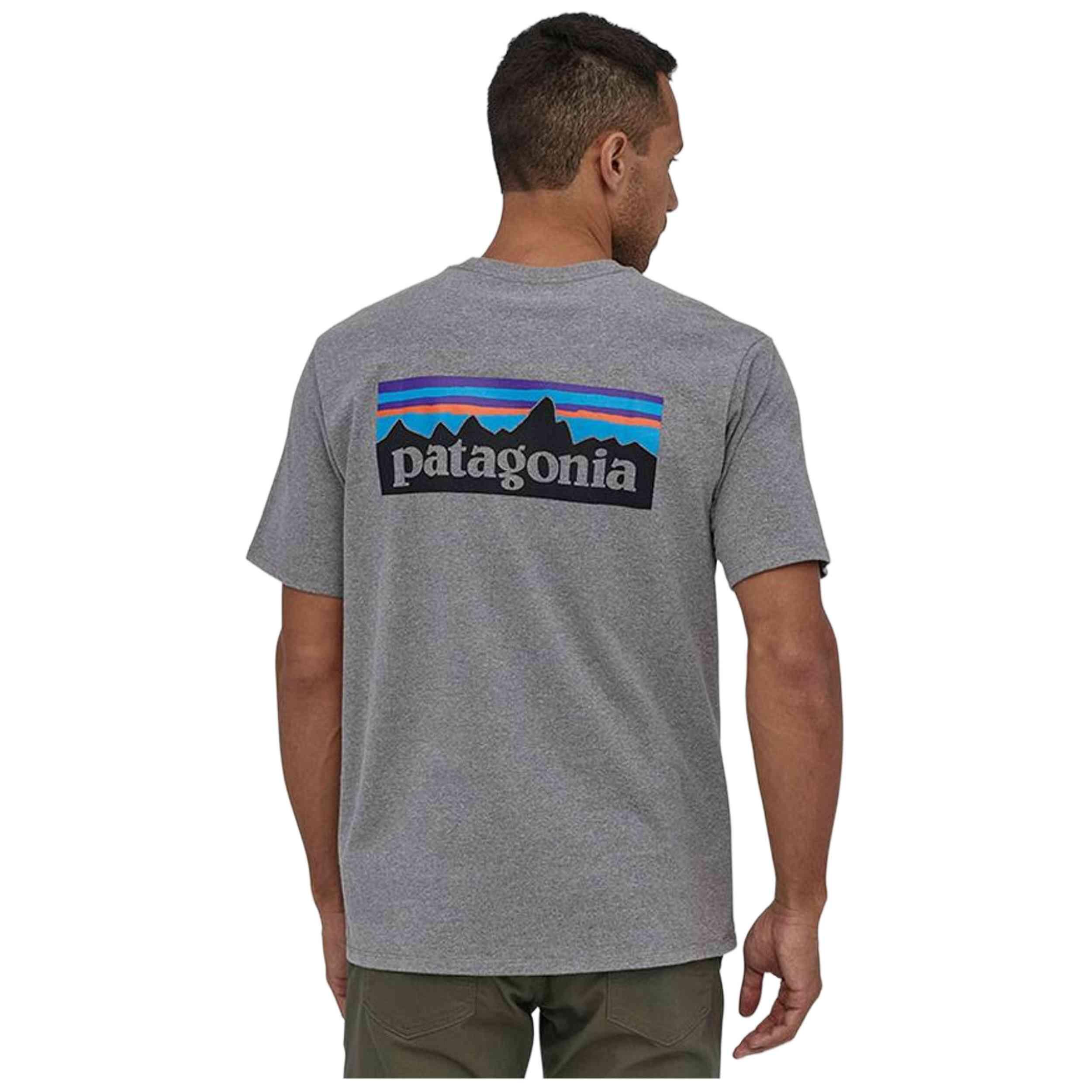 T-shirt Patagonia modèle P-6 Logo Responsibili-Tee pour homme 3/4