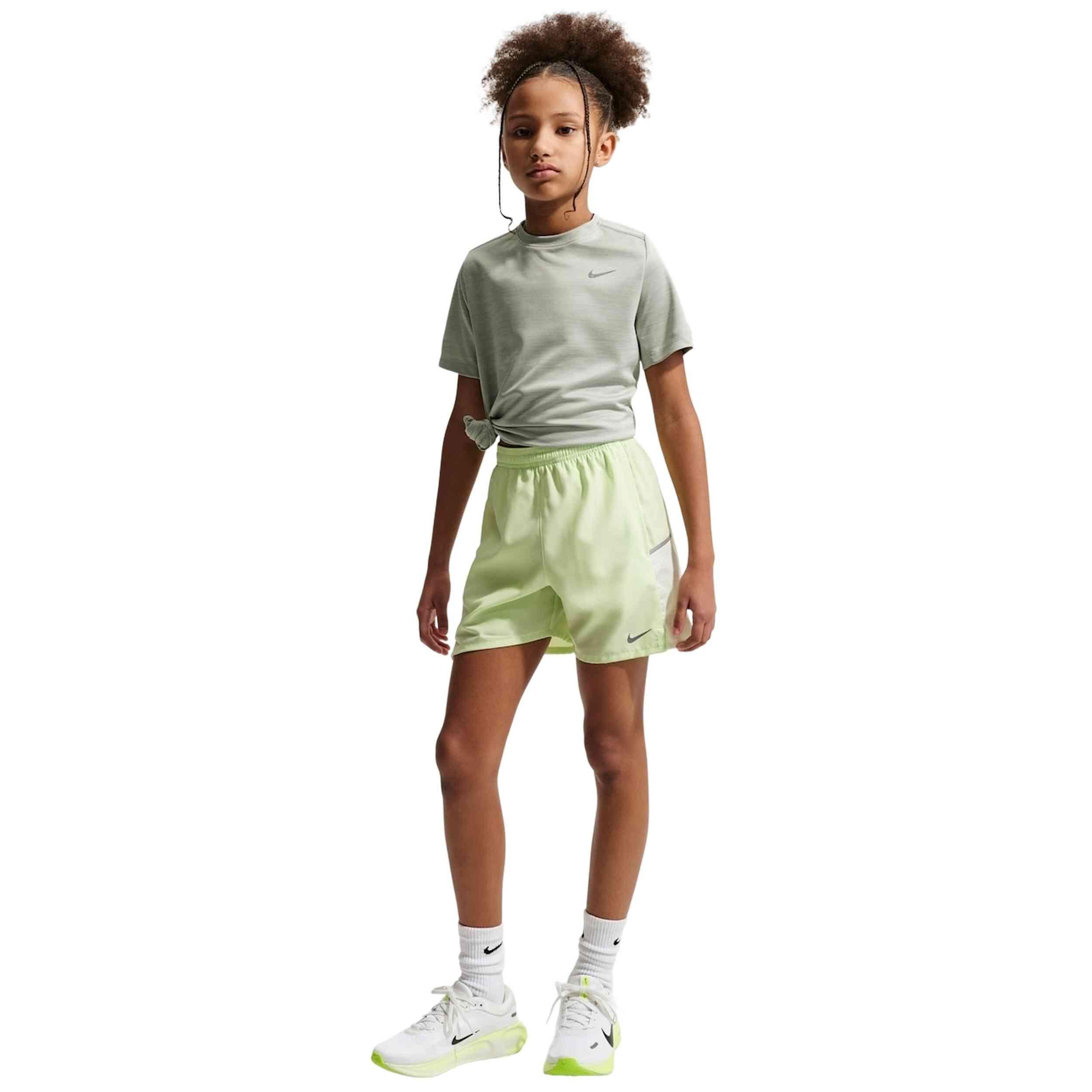 Camiseta de manga corta Nike modelo IF2425-304 para niños 4/5