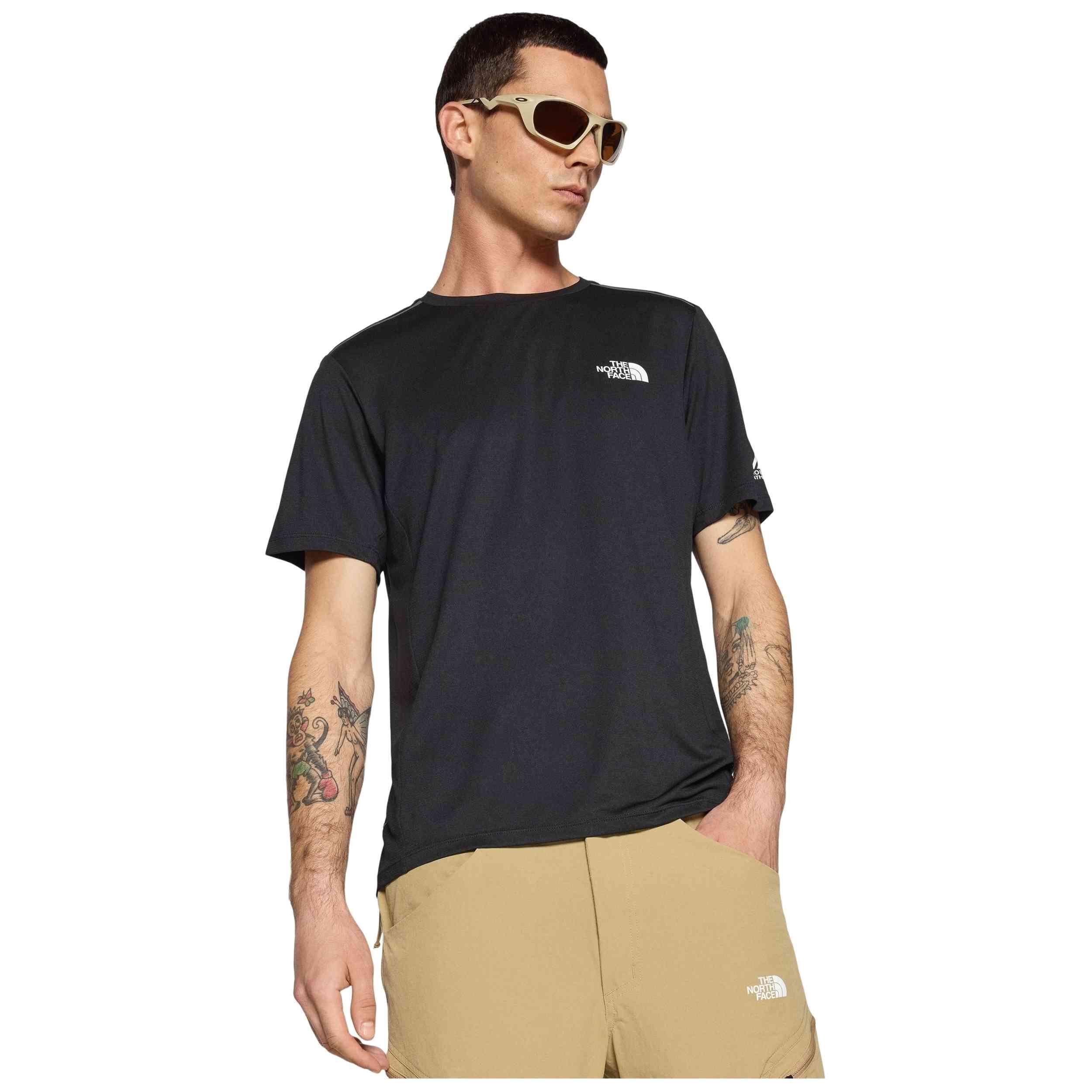 T-shirt The north face modèle M MOUNTAIN ATHLETICS TAPE SHORT SLEEVES pour homme 4/4