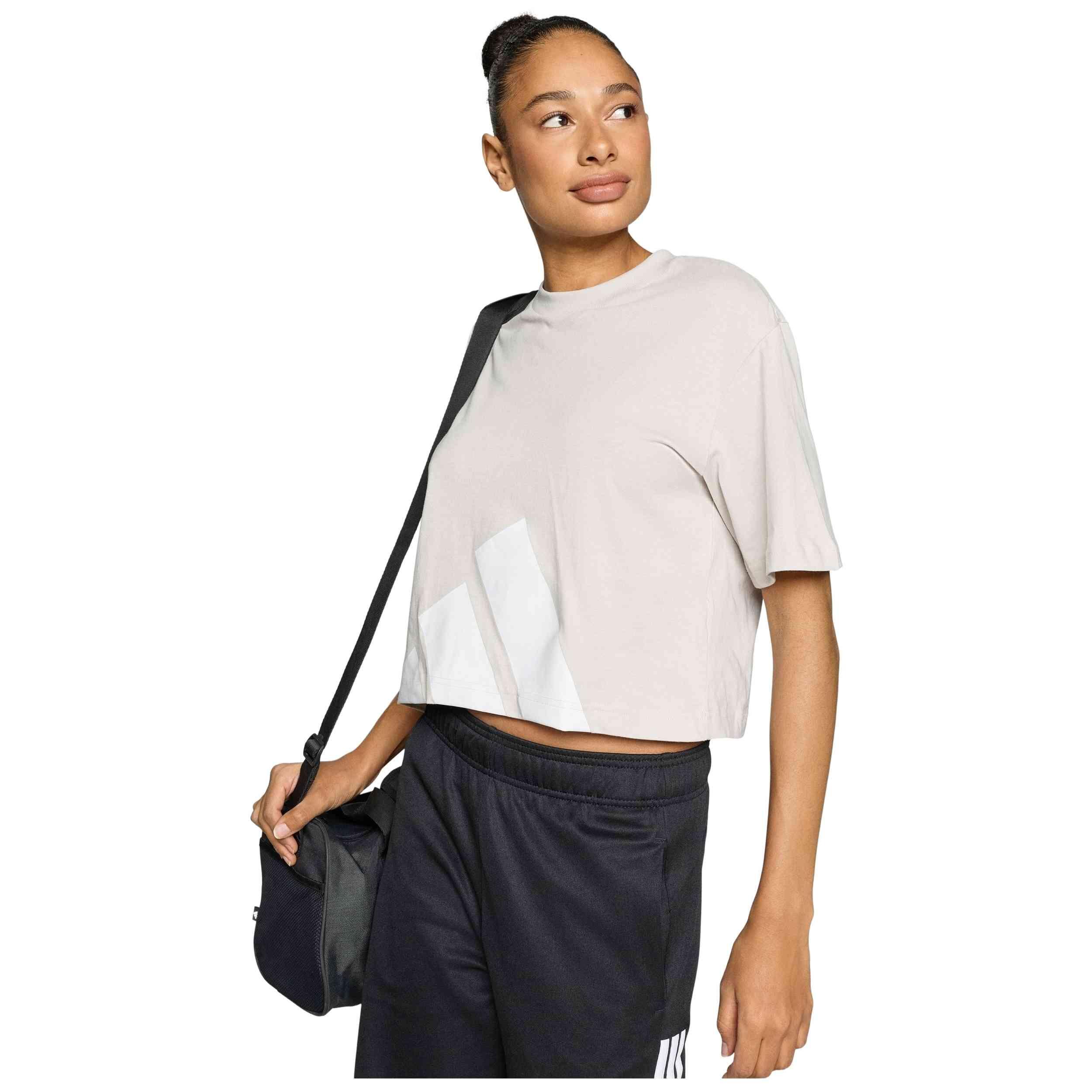 Kurzarmshirt Adidas Modell Essentials Big Logo für frauen 4/5