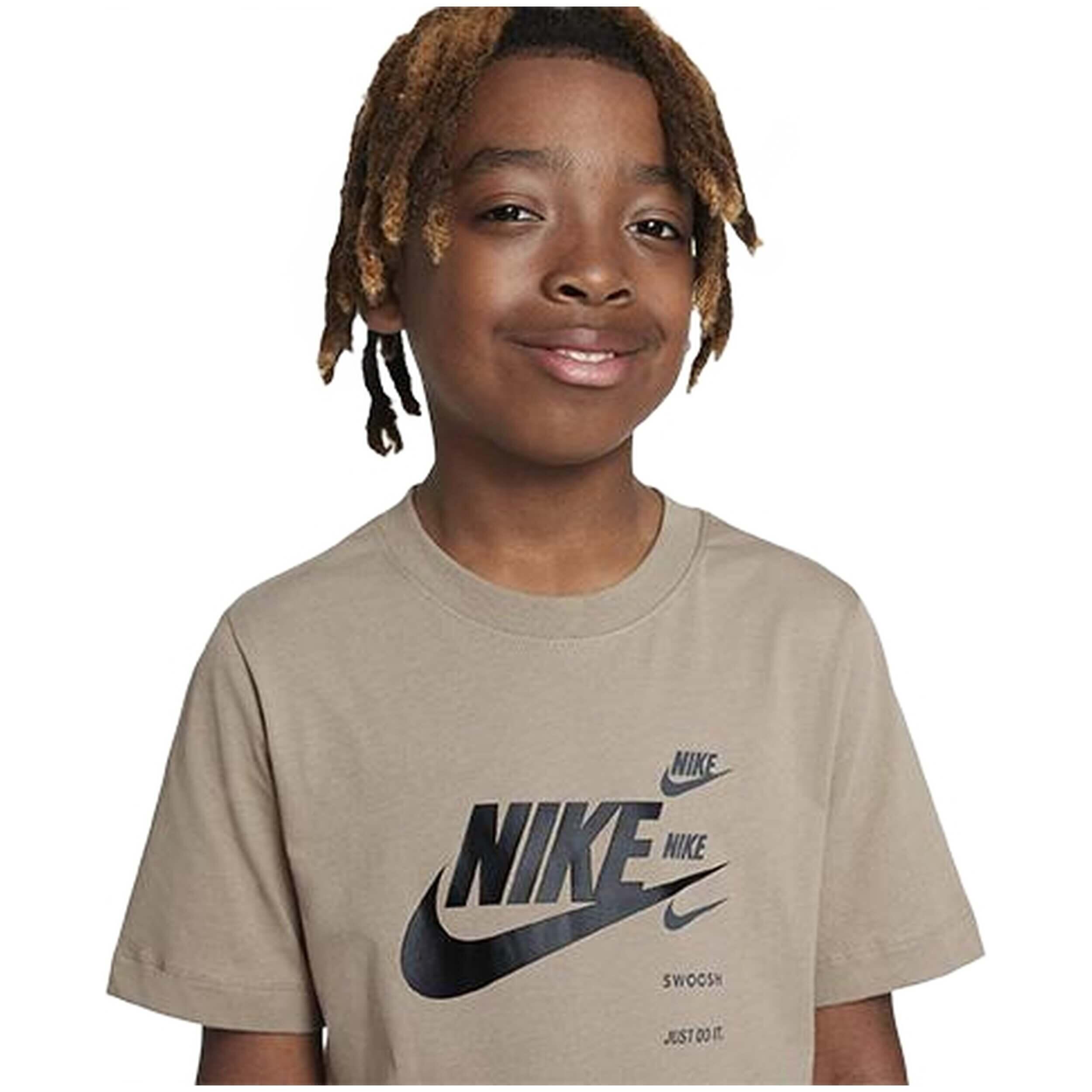 Camiseta de manga corta Nike modelo FN7713-247 para niños 3/3