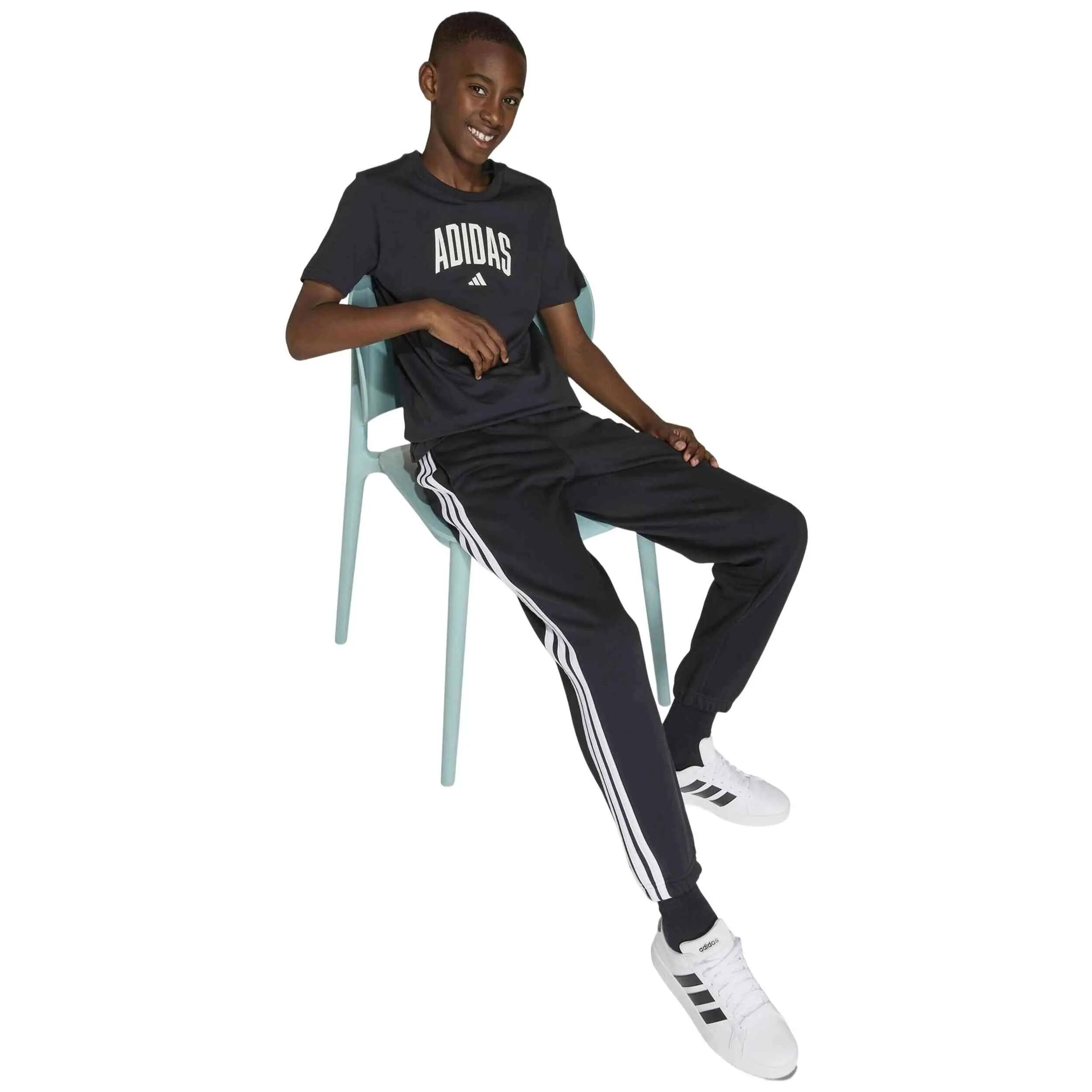 Camiseta de manga corta Adidas modelo J COLLEG T para niños 4/5