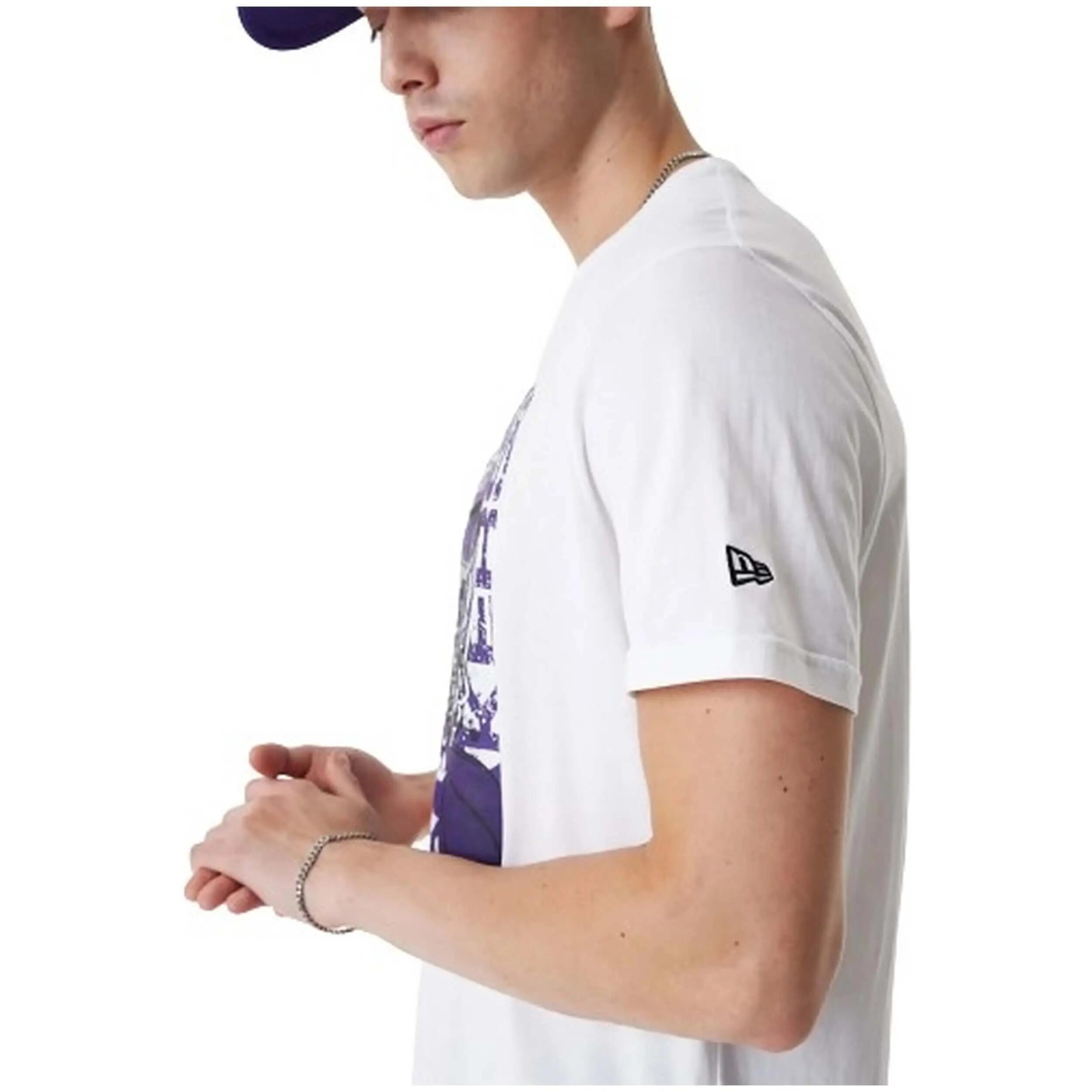 T-shirt New Era modelo 60416352 para homem 3/4