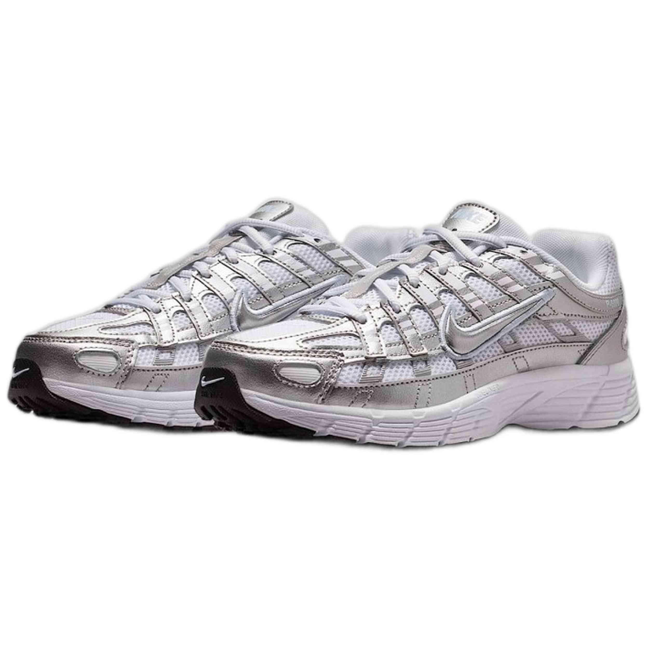 Scarpe Nike modello HV5064-101 per donne 2/5