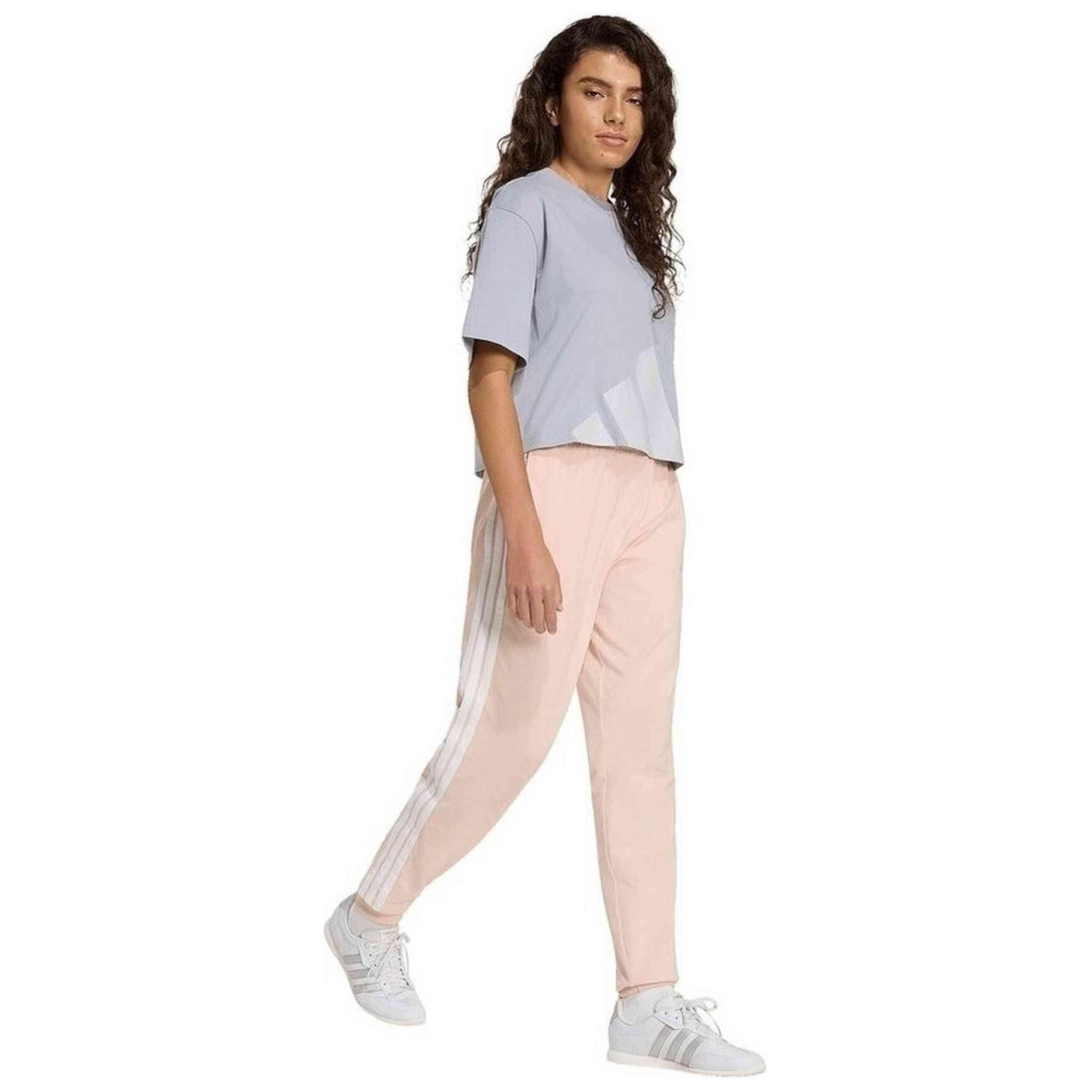 T-shirt Adidas modèle KC5234 pour femmes 3/3