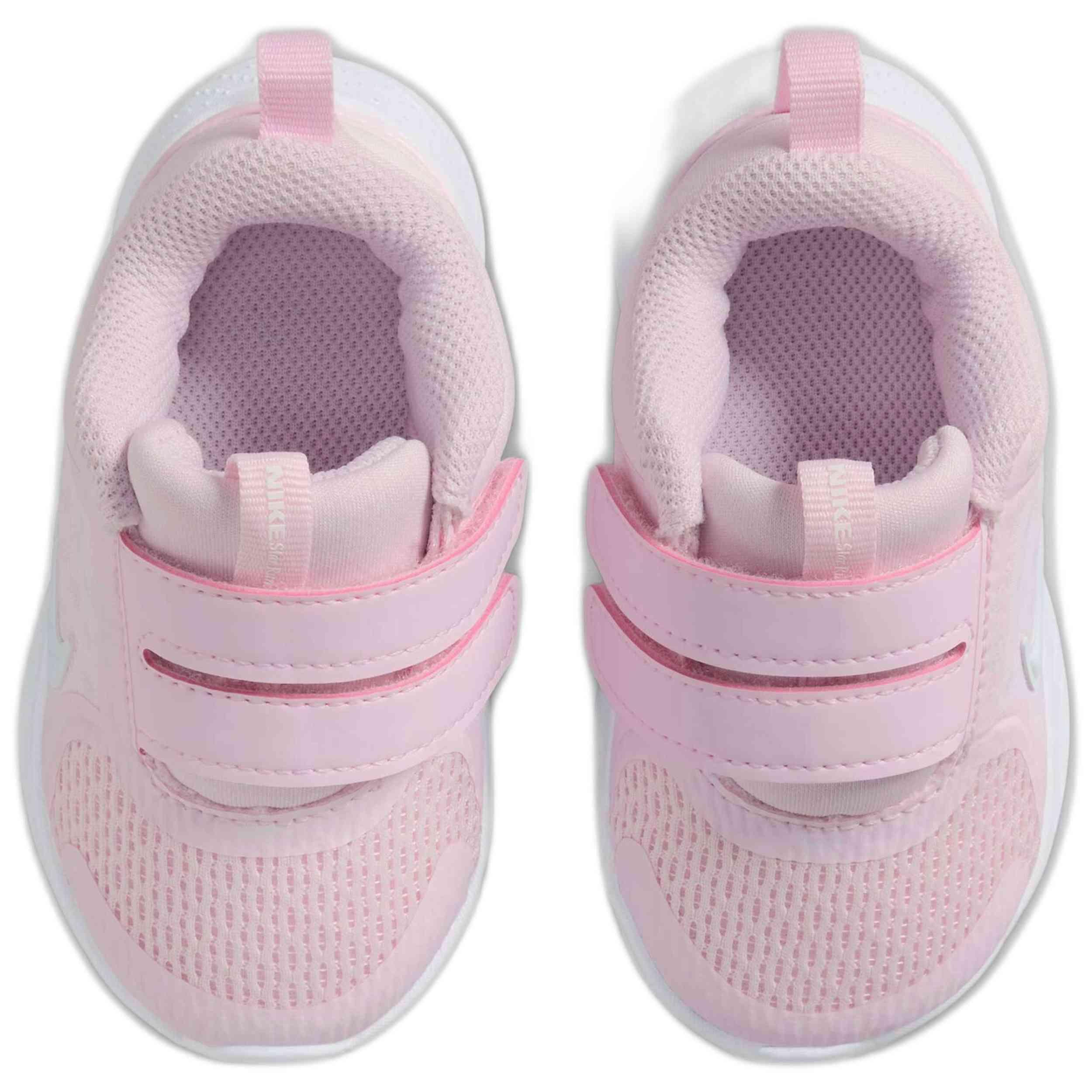 Sapatilhas Nike modelo HF7006-600 para bebê 4/5